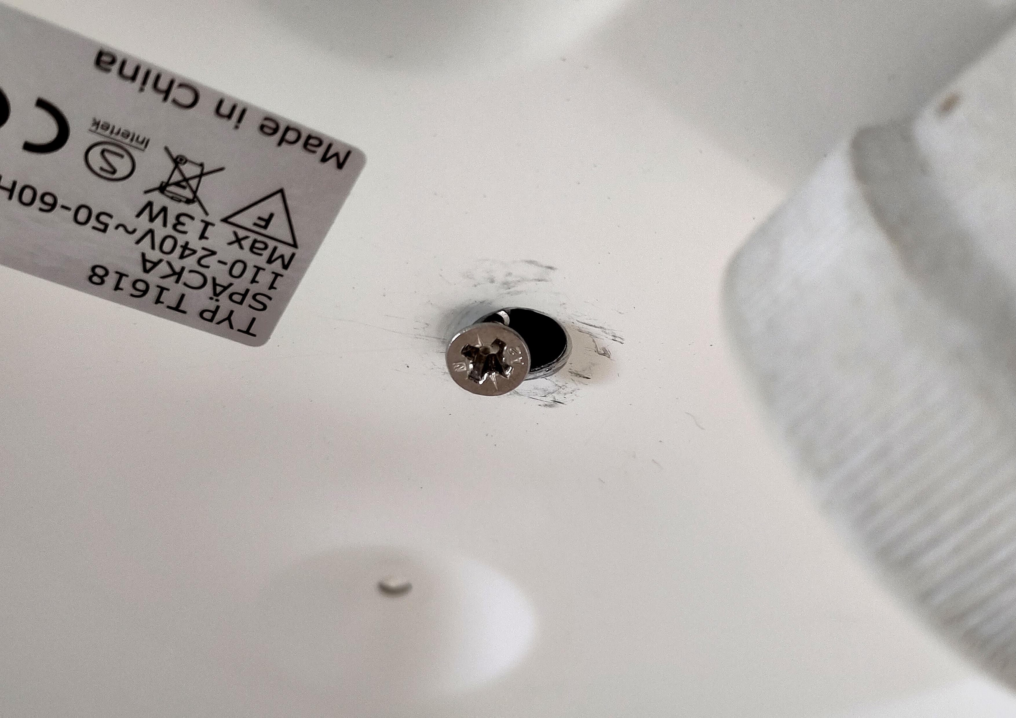 05 - hole &amp; screwhead.jpg