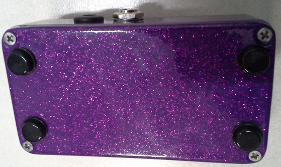 18_spodnja stran z nogicami.jpg