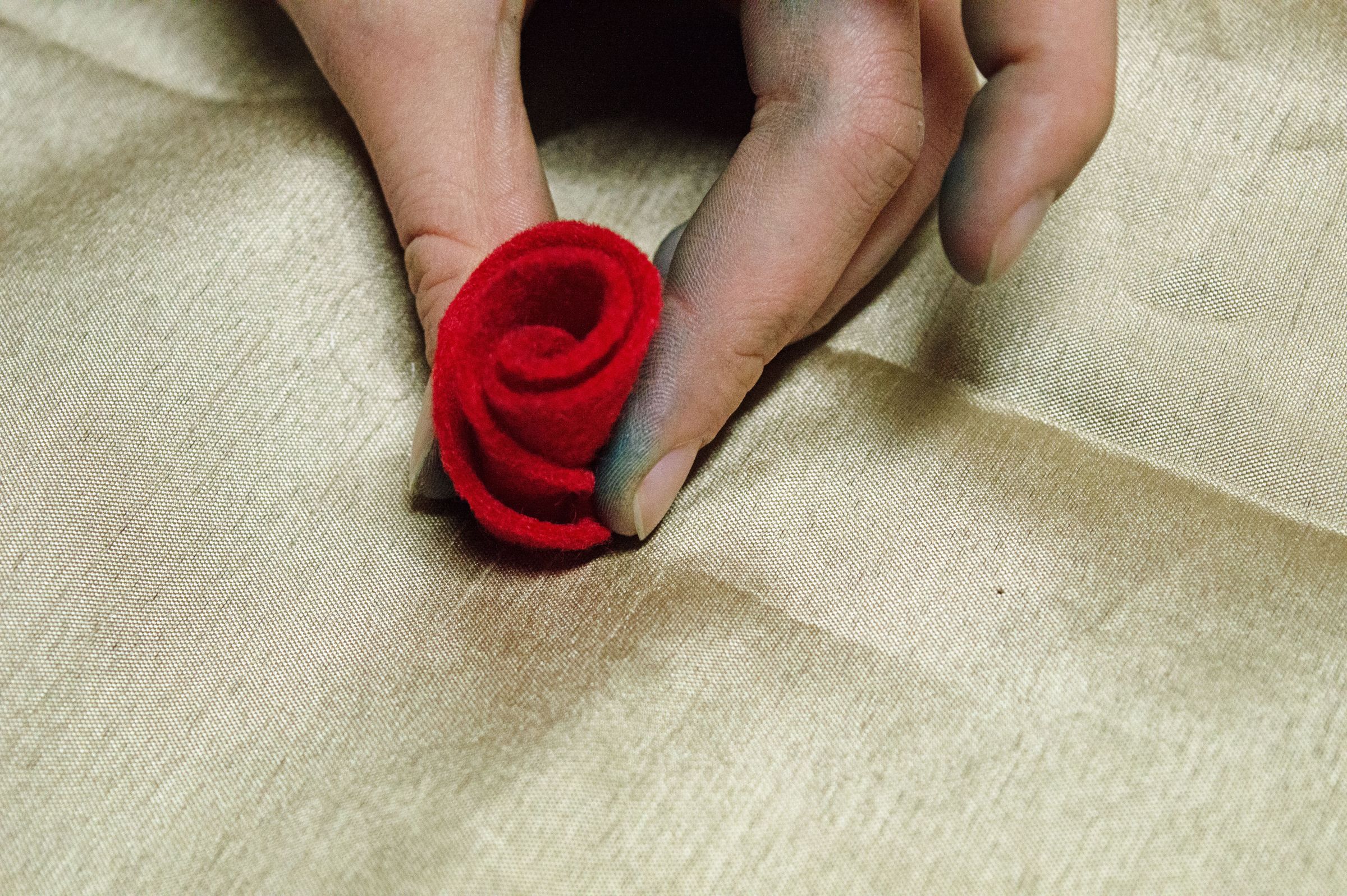 20 glue roses, start center.jpg