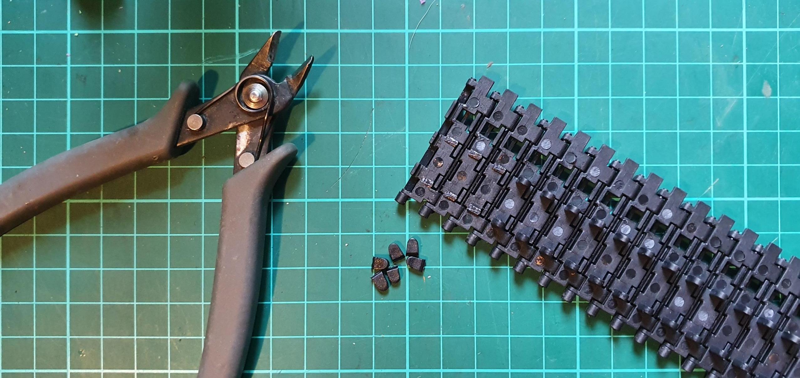 2mk track cutting.jpg