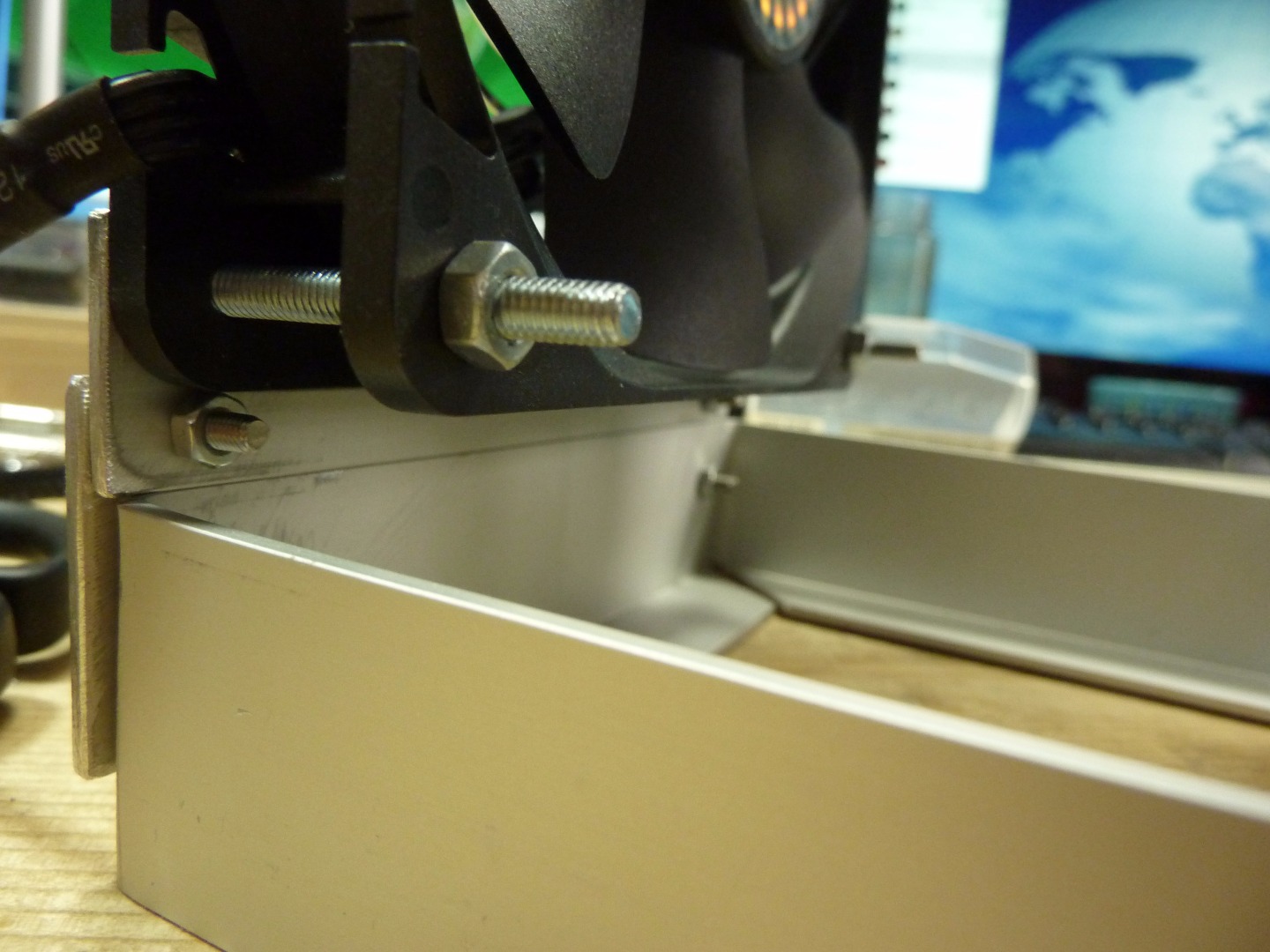 3 - Fixation Equerre Bas_Plaquette_1.JPG