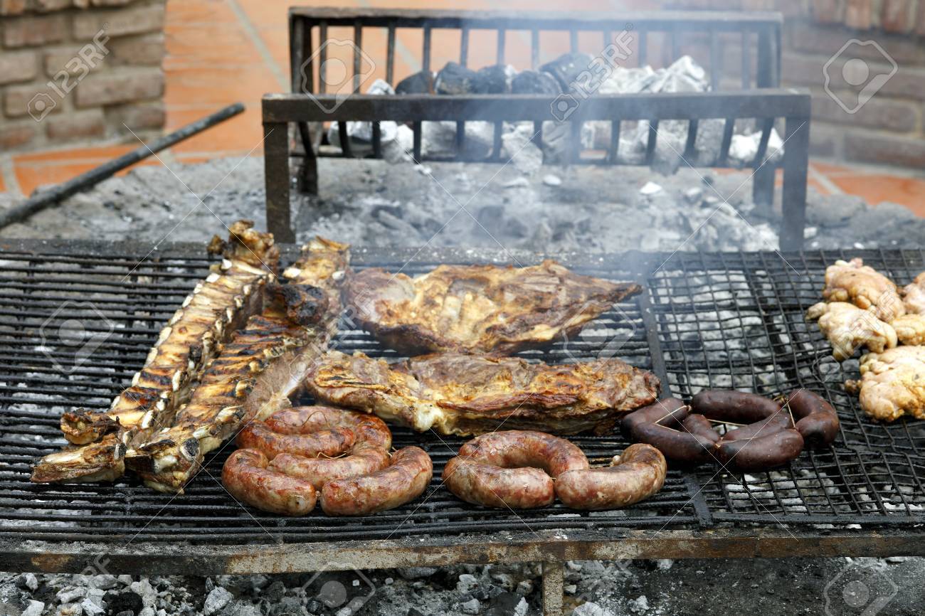 51618899-parrilla-argentina.jpg