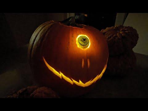 A Halloween Pumpkin With A Moving Animatronic Eye | This Pumpkin Can Roll Its Eye!