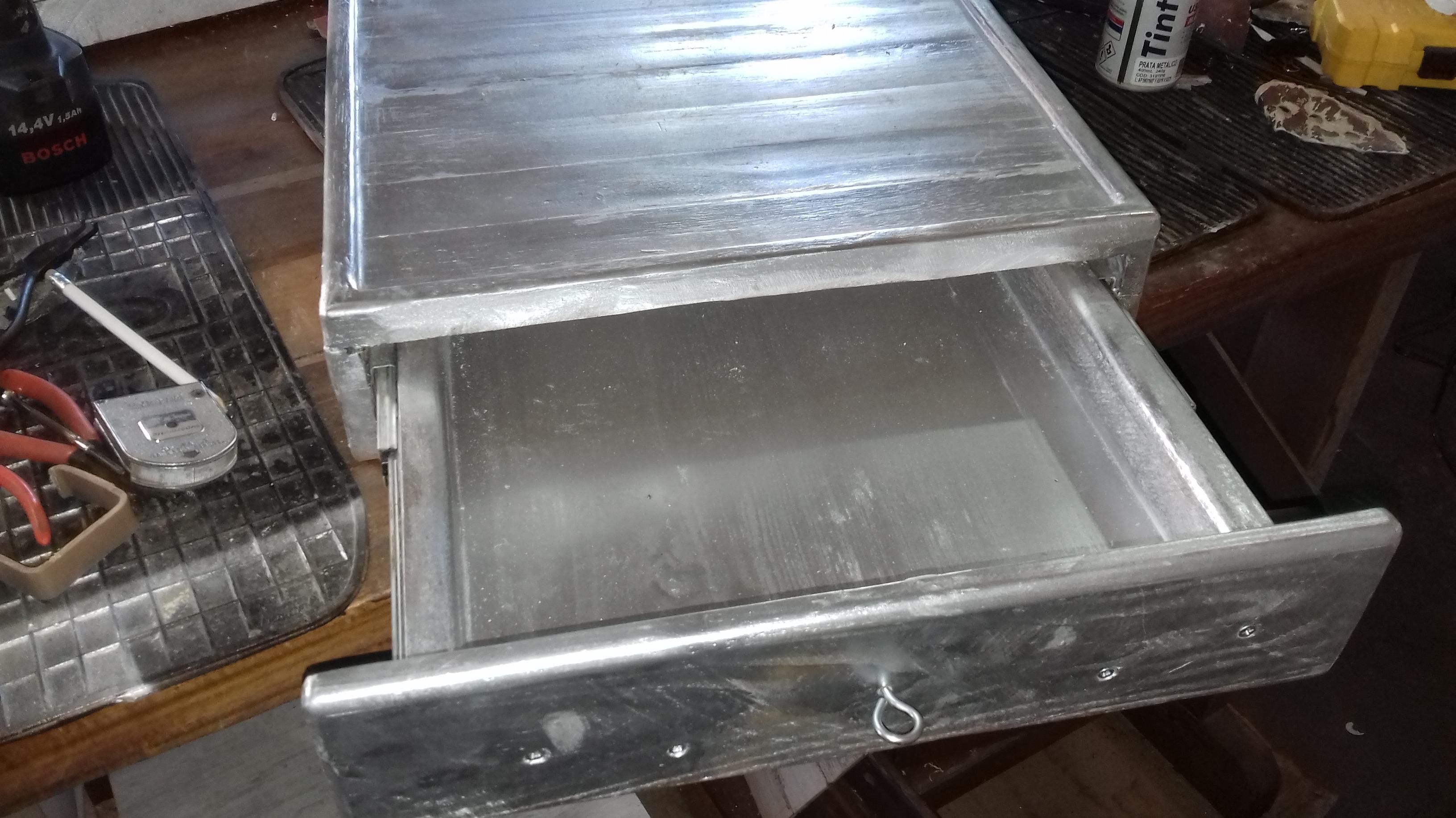 Base com gaveta pinado.jpg