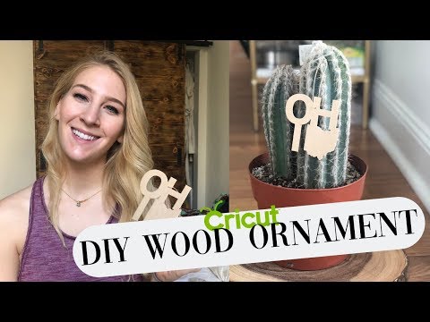 CRICUT CHRISTMAS ORNAMENT DIY | Wooden State Ornament | maykitdiy