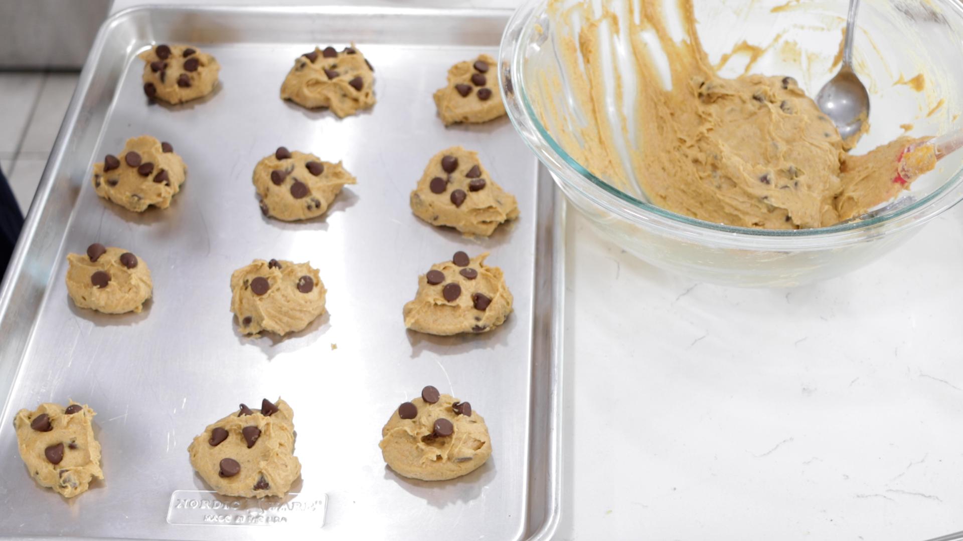 How to Make Pumpkin Chocolate Chip Cookies.00_05_25_16.Still011.jpg