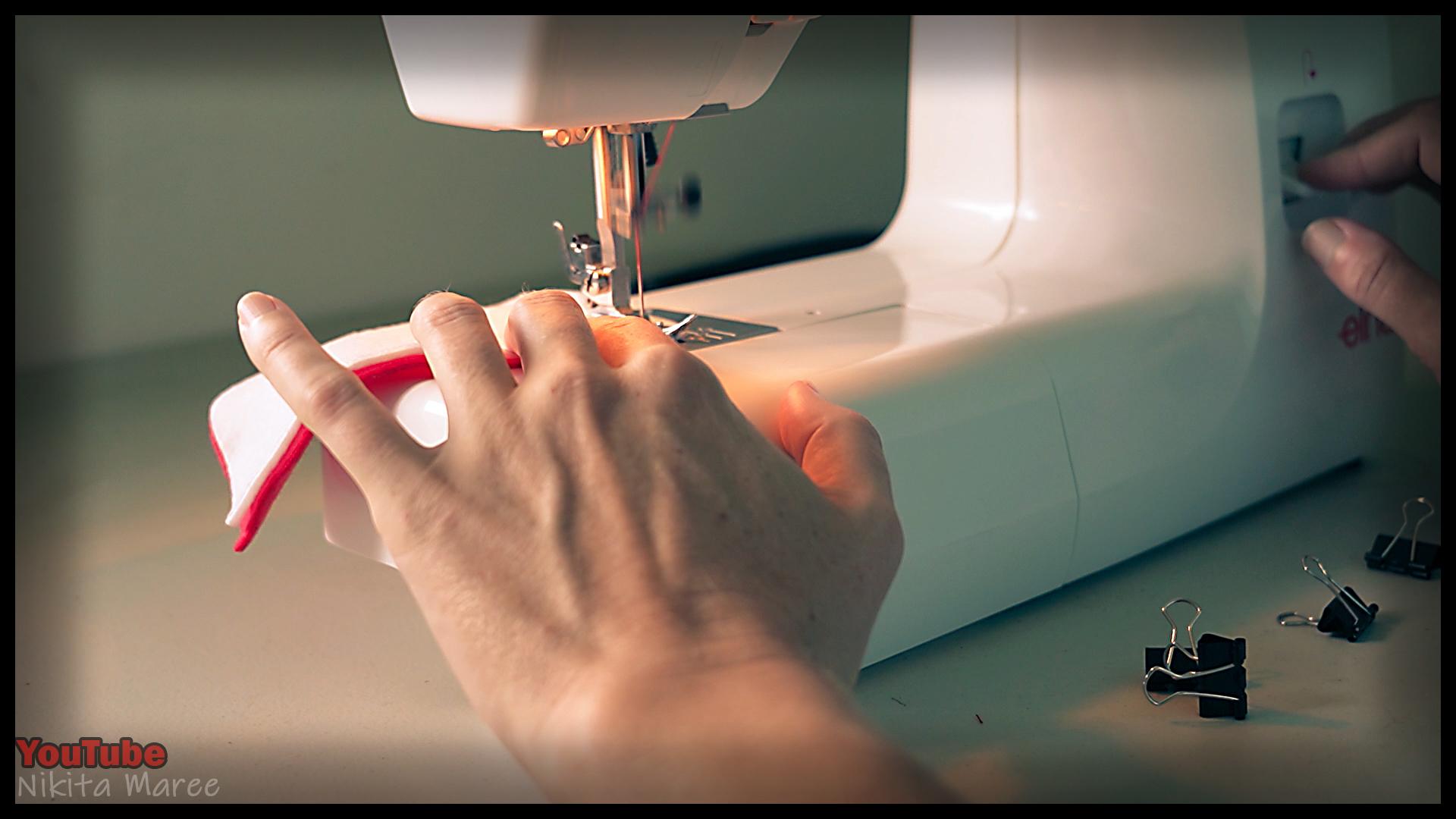 How to make a Poke Ball. DIY pokemon tutorial. Make your pokeball (15).jpg