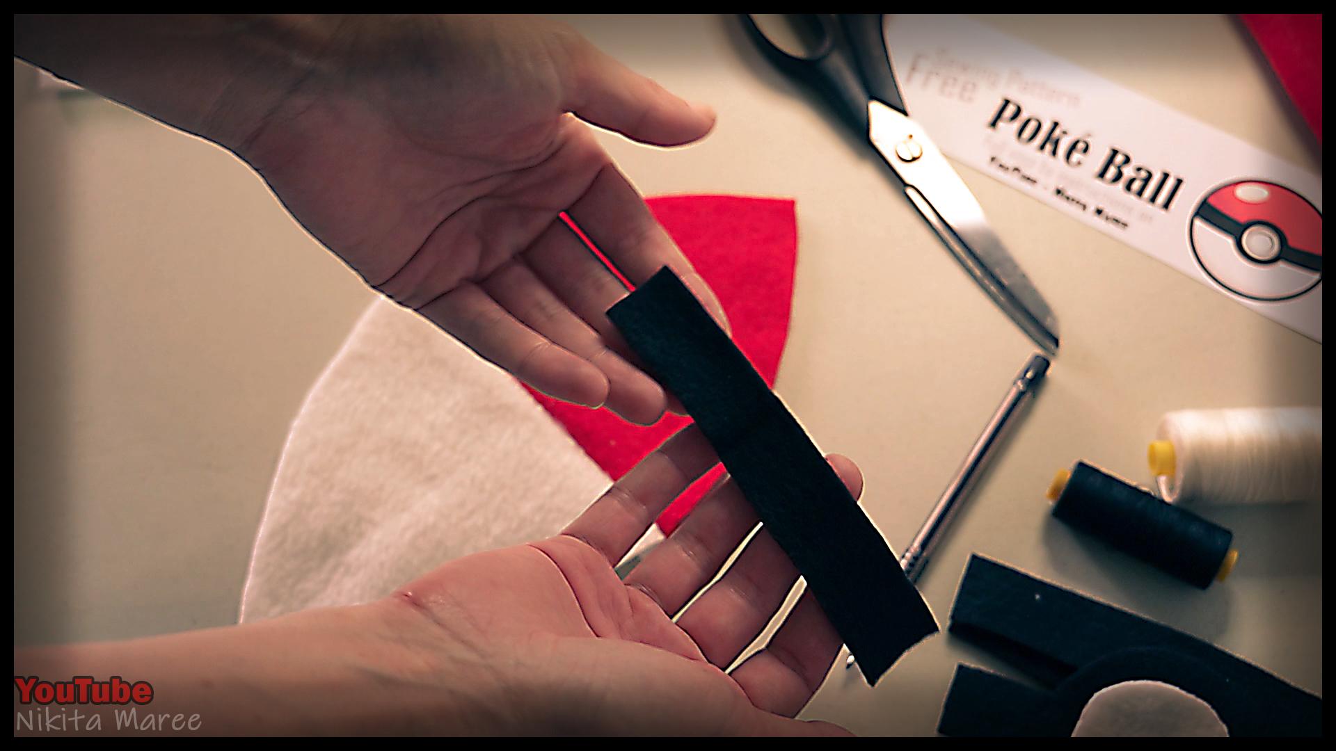 How to make a Poke Ball. DIY pokemon tutorial. Make your pokeball (19).jpg