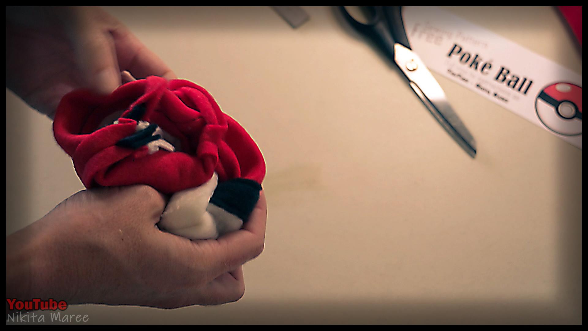 How to make a Poke Ball. DIY pokemon tutorial. Make your pokeball (44).jpg