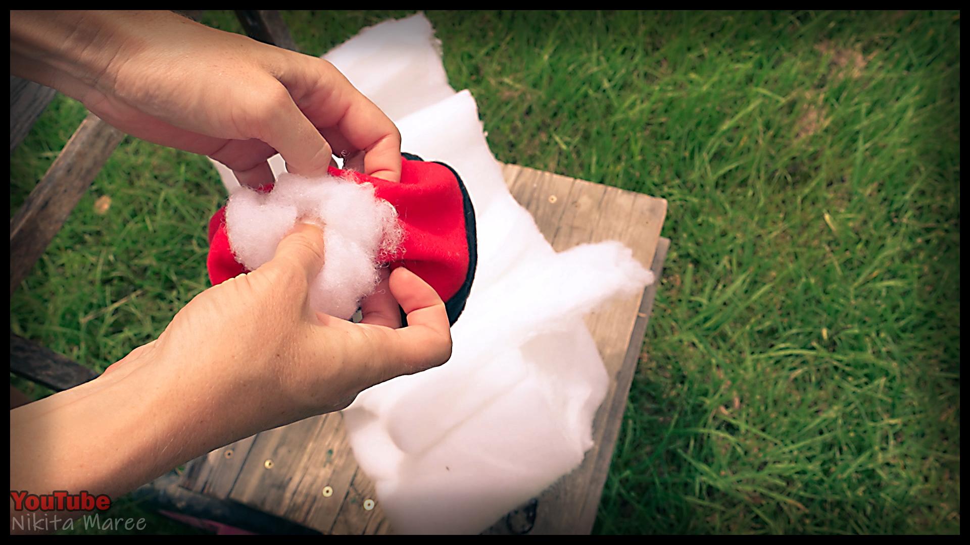 How to make a Poke Ball. DIY pokemon tutorial. Make your pokeball (51).jpg