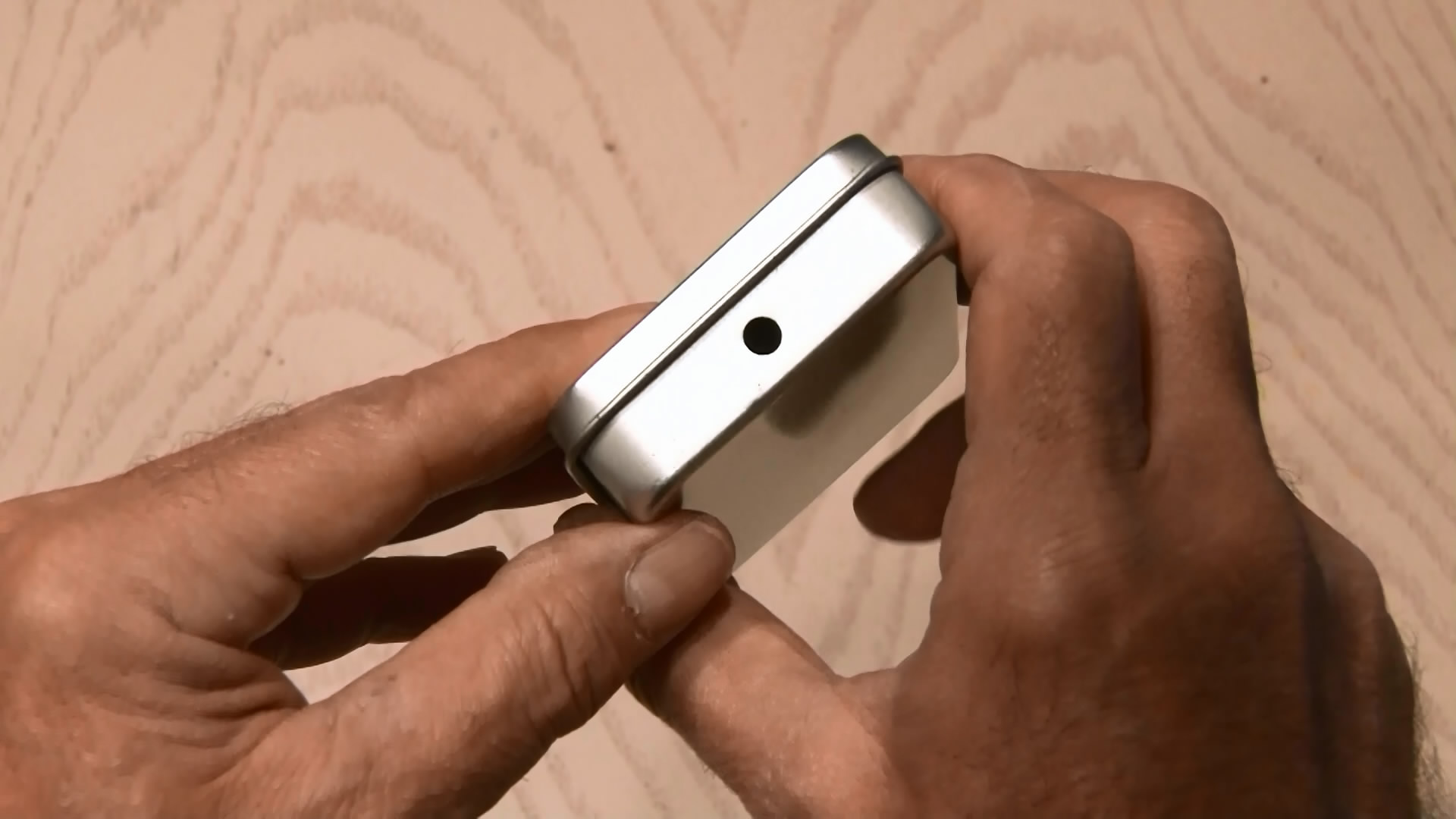 Is Your Garage Door Open-REV.wmv_snapshot_01.11_[2014.11.29_14.36.13].jpg