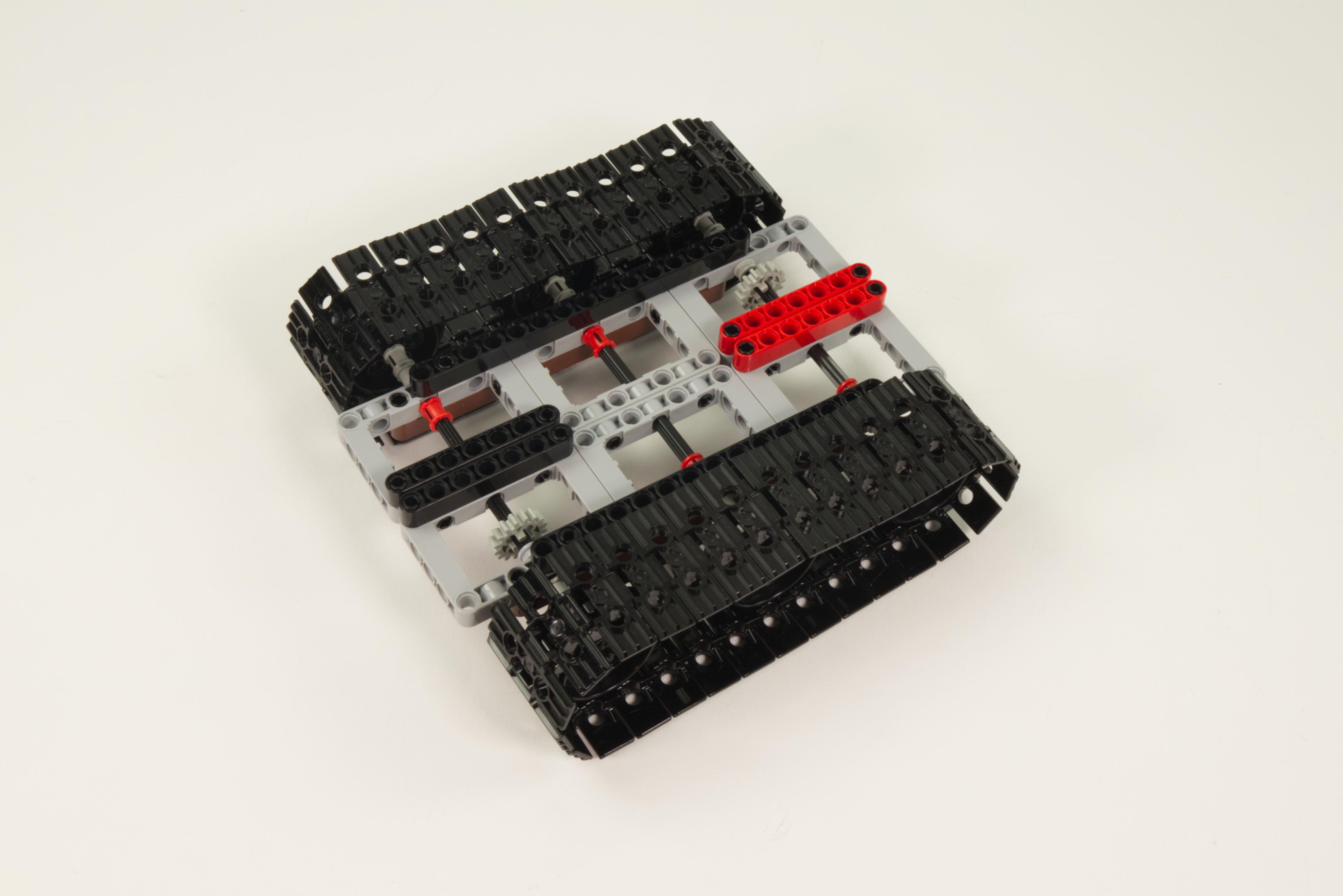 LEGO Tank-2422.jpg