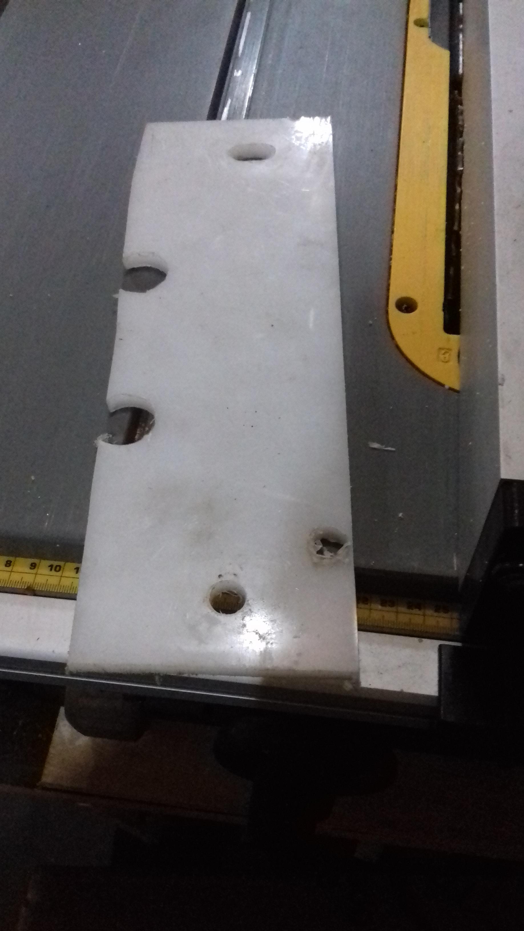 Peda&ccedil;o de nylon.jpg