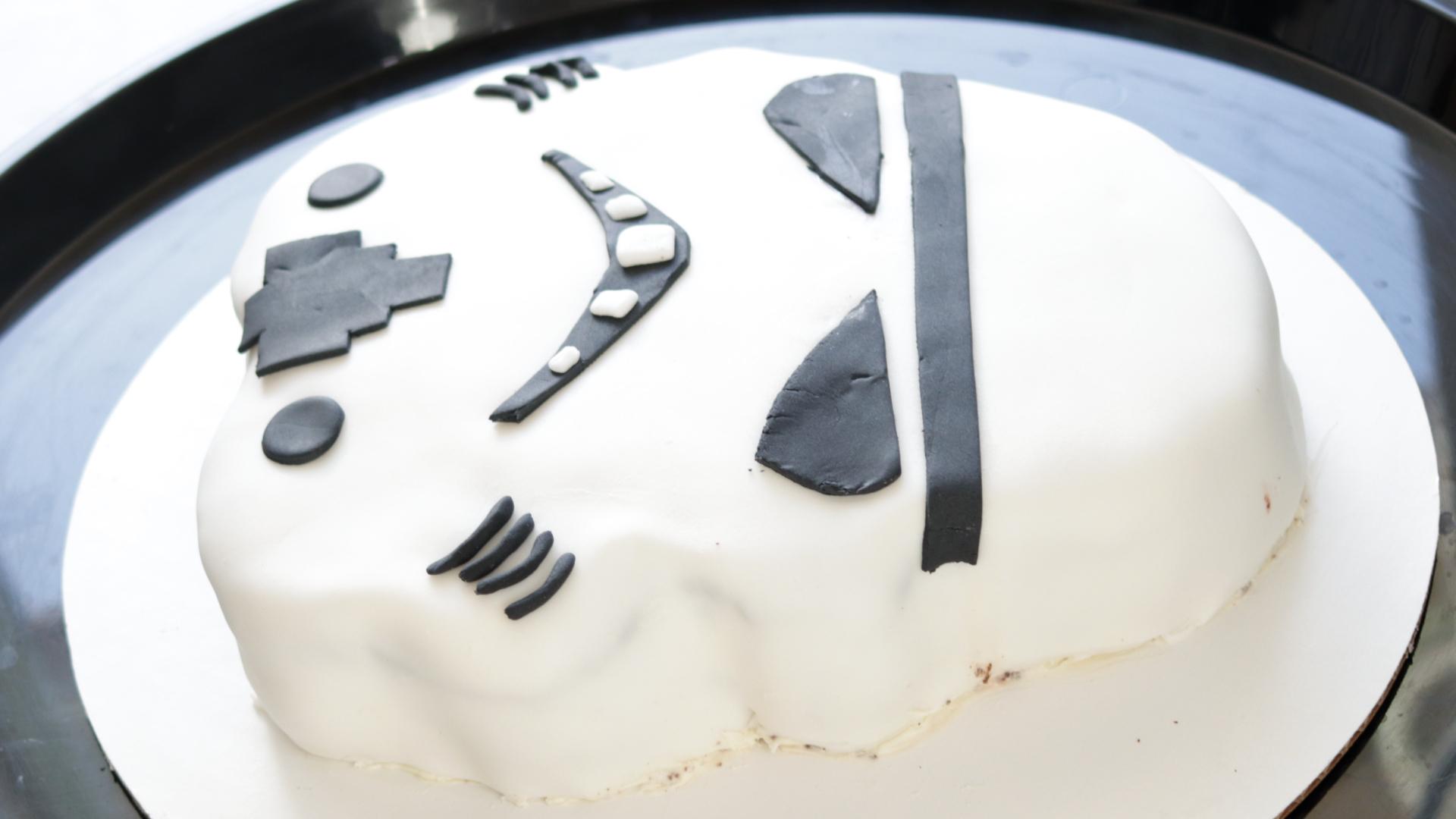 Star Wars Stormtrooper Cake 3.jpg