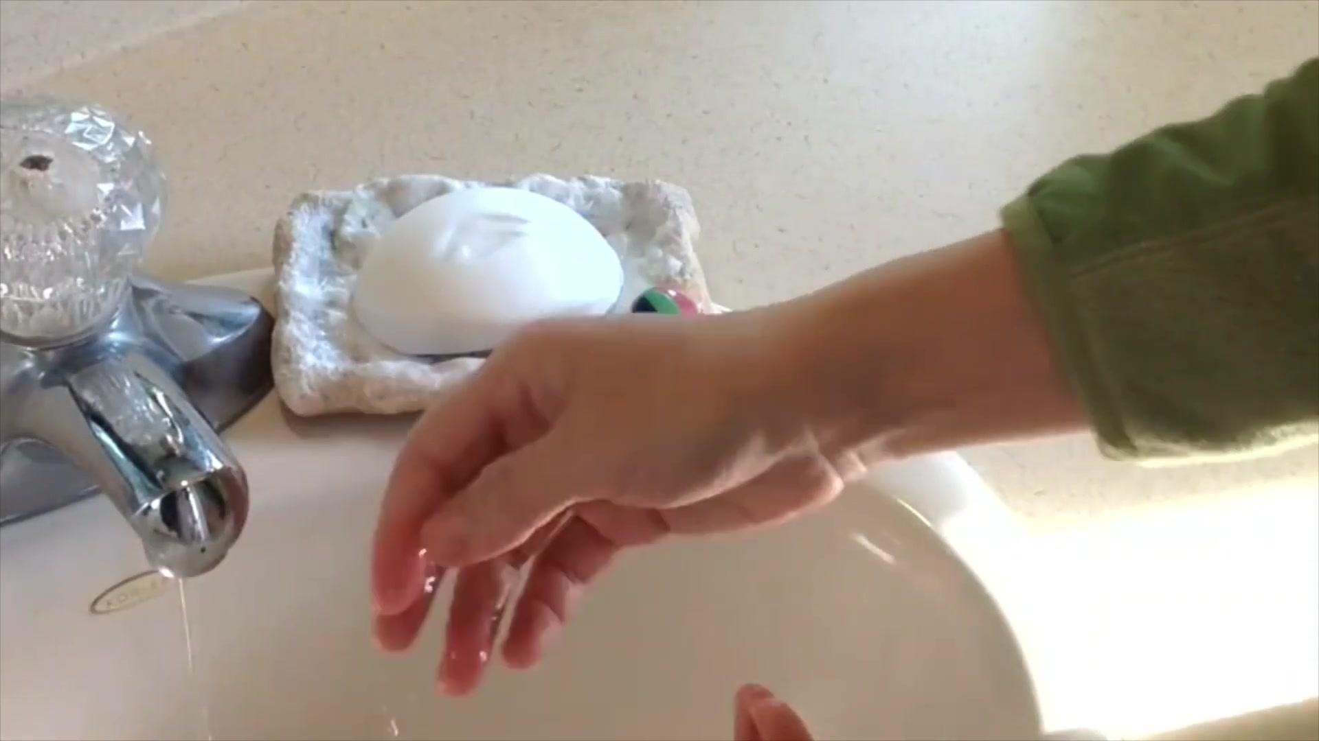 Step 1 Make 4 Felt Beads Fade Out 09.jpg