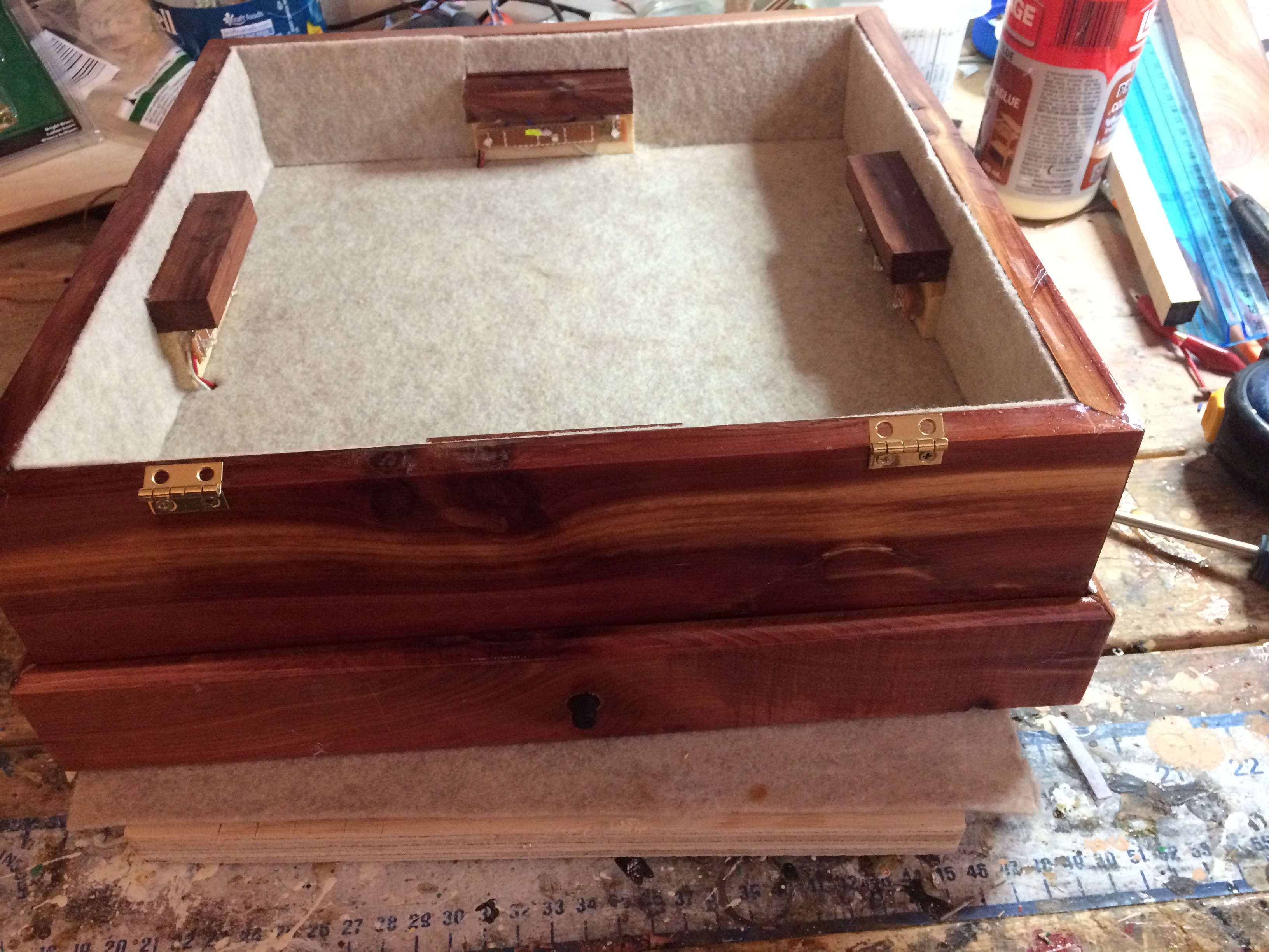 Step 17 - Hinges intalled on bottom.JPG