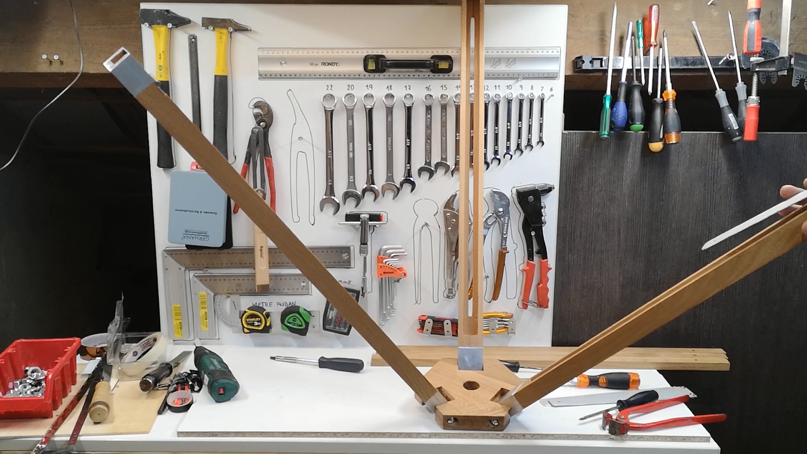 TREPIED REMONTAGE PLAQUE ENTRETOISE.png