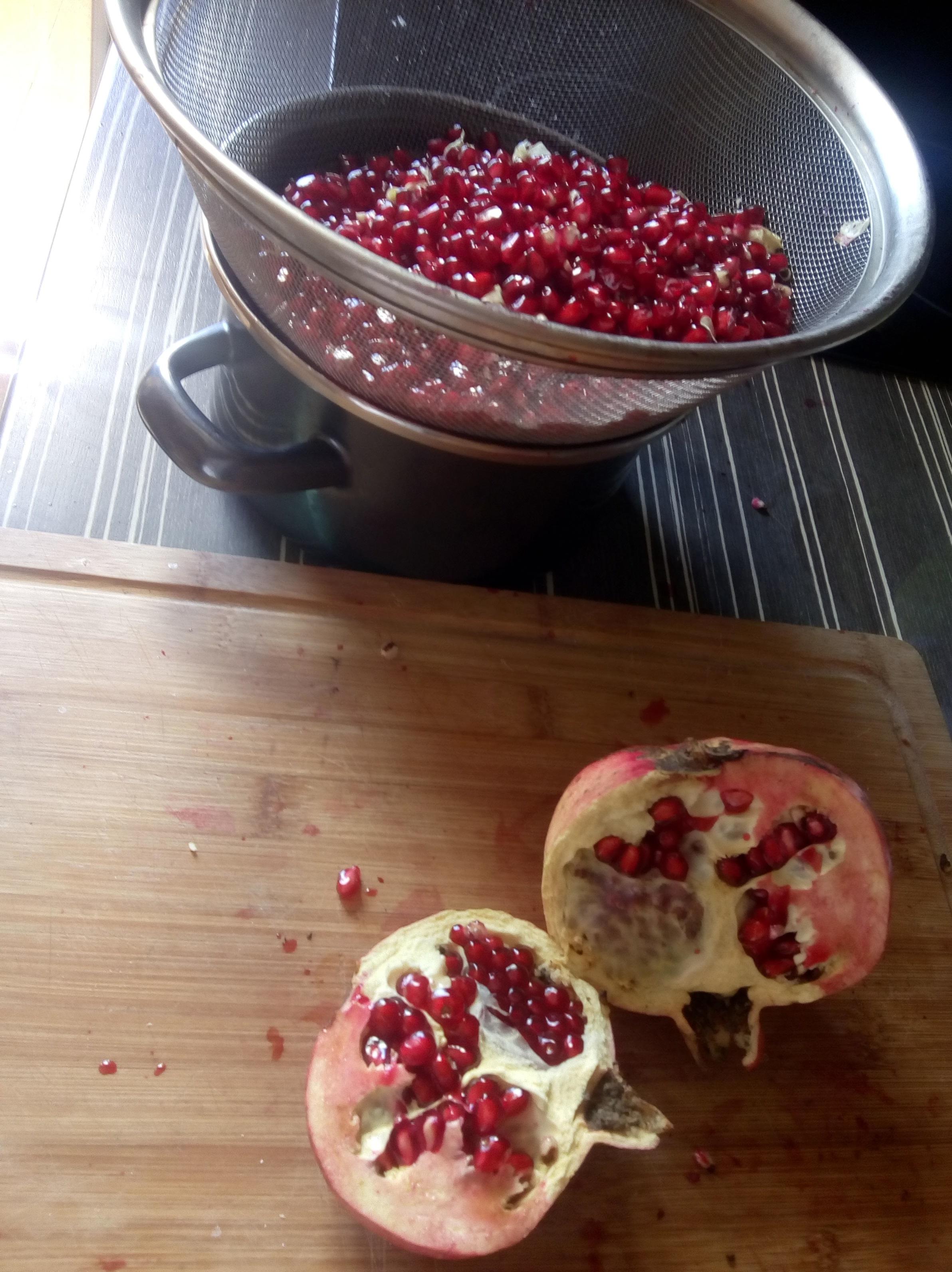 bestfashion.club-How-to-Make-Pomegranate-Syrup-5.jpg