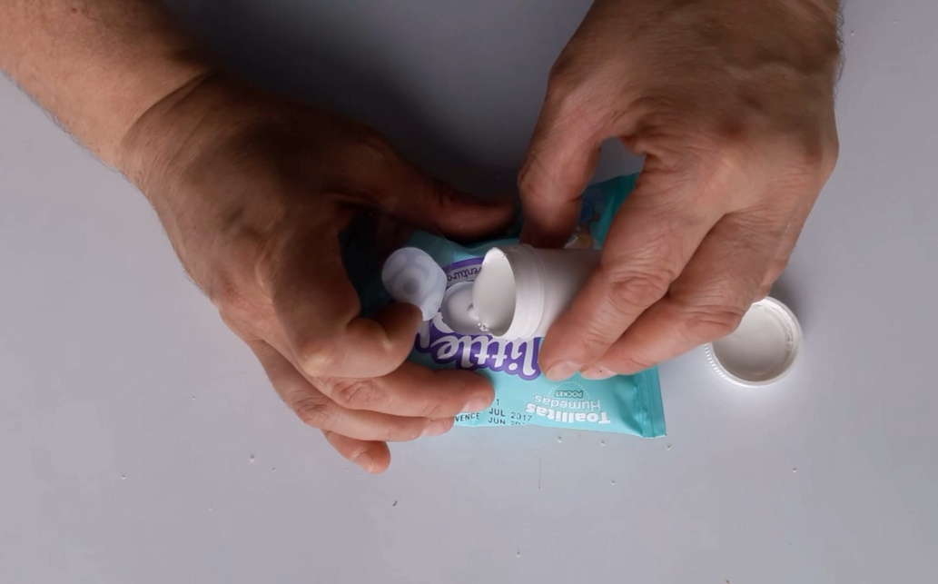 bromas-broma-pranks-prank-top-10-tvoaqui-pa&ntilde;itos-rostro-pintura-blanca-face cloths-paint-white-1.jpg