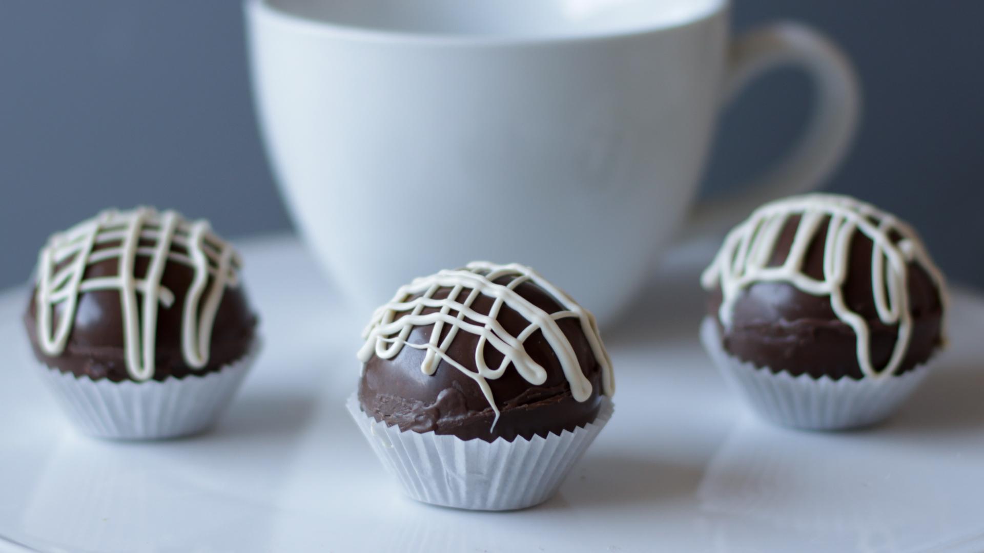 how to make hot chocolate bombs homemade hot cocoa bombs recipe 2.jpg