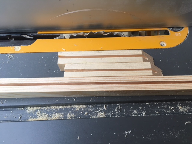 inset cut into windshield.JPG