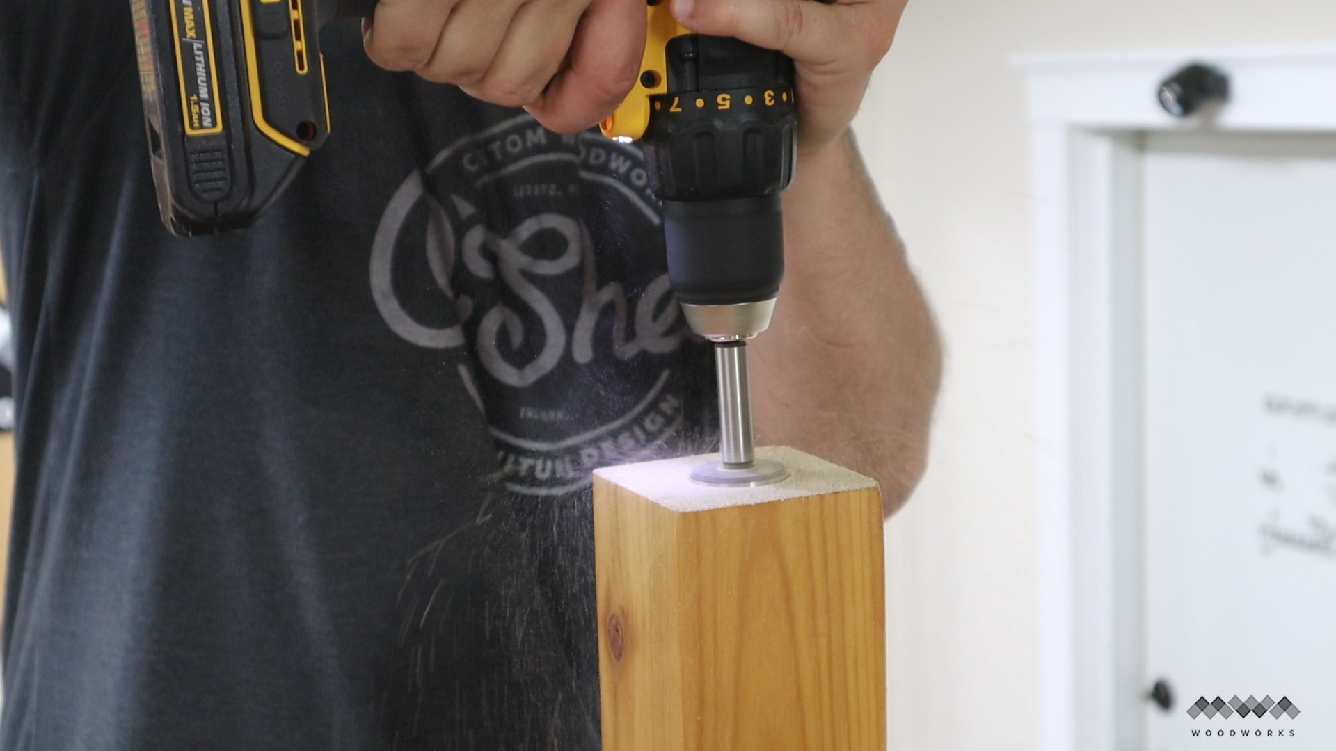 installing leveling feet.bmp