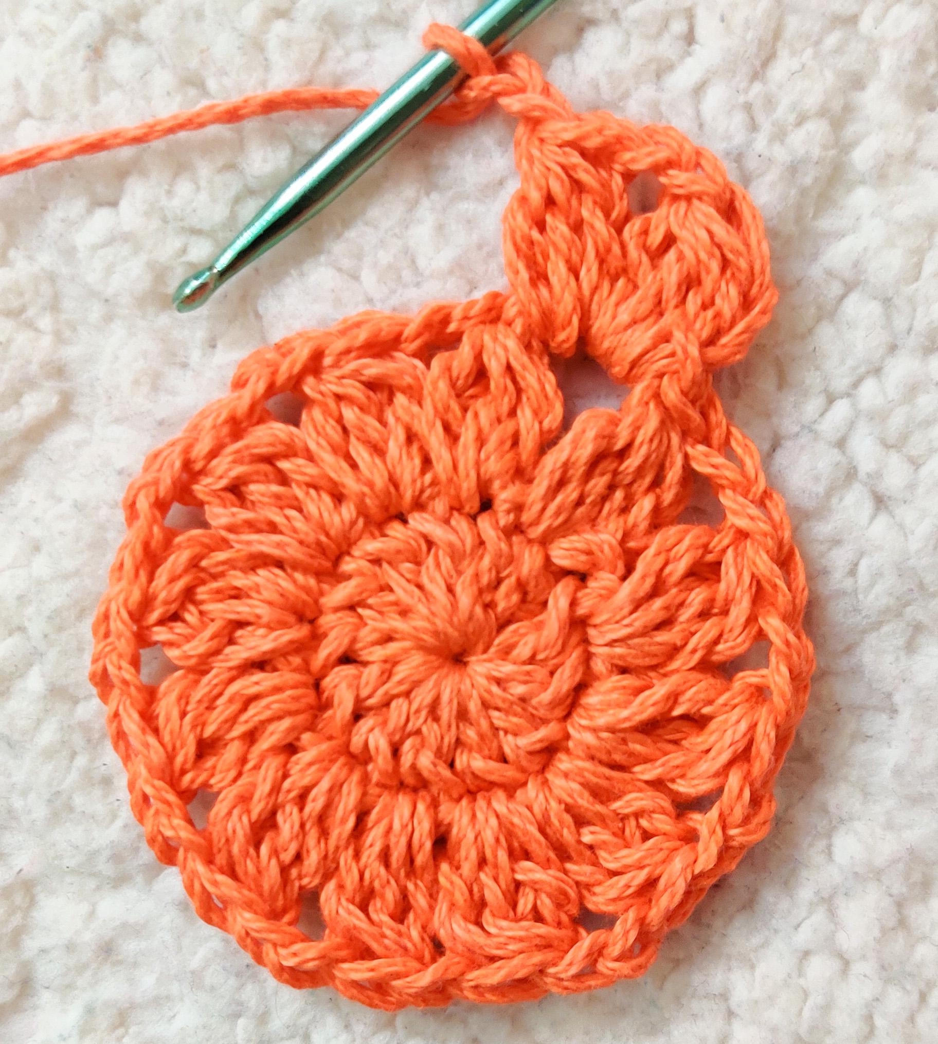 pumpkin spice doily potholder (18).jpg
