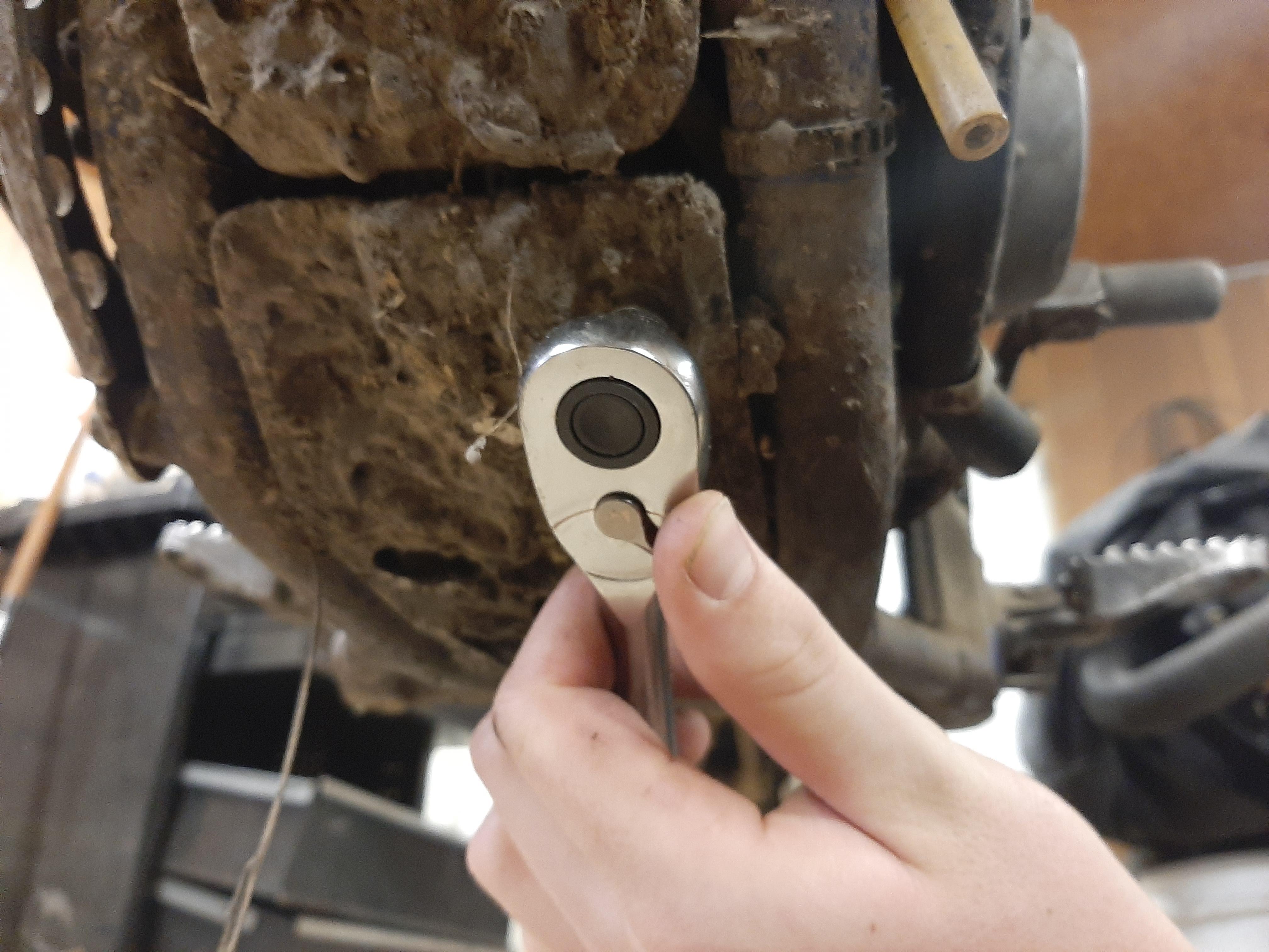 removing skid plate.jpg