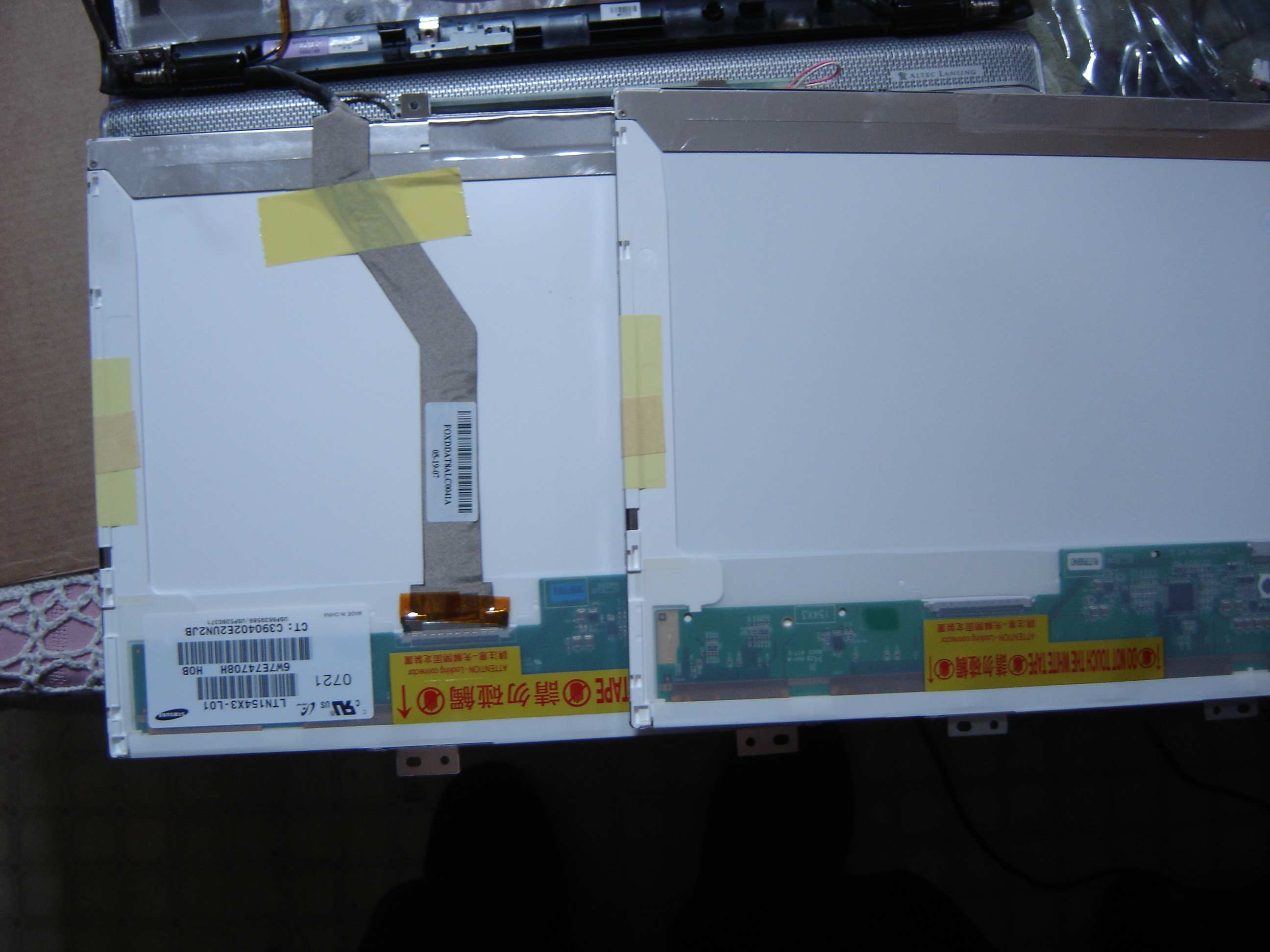 screen back ribbon cable.jpg