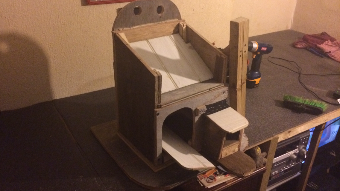 squirrel house 020.PNG