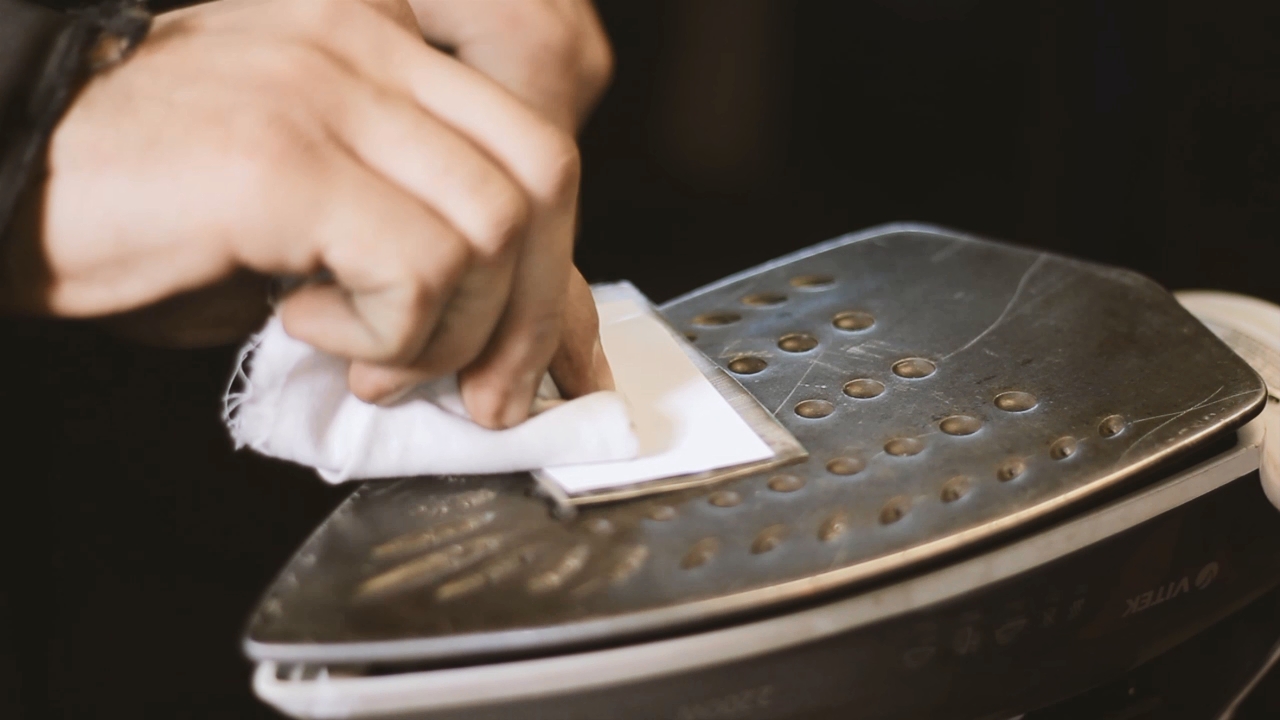 visiting card.mp4_snapshot_01.16_[2017.03.30_23.59.36].jpg