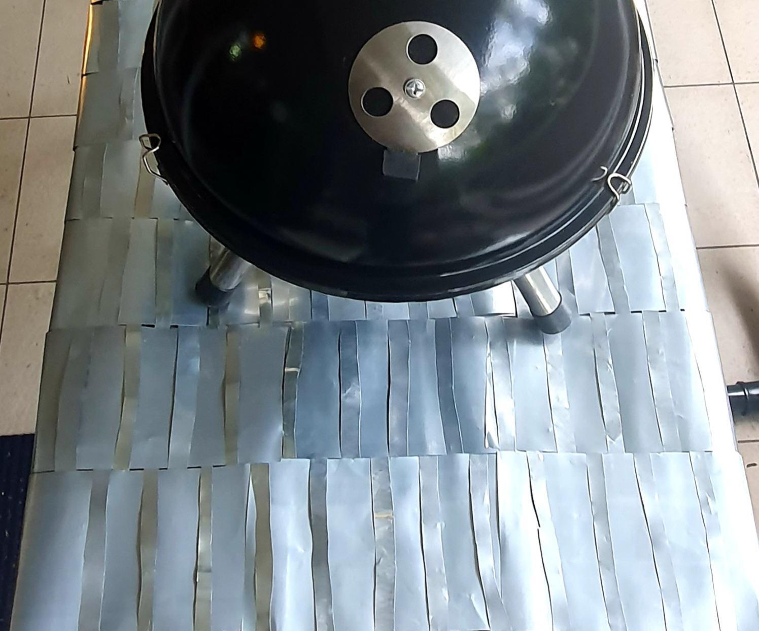 Fireproofing Plastic BBQ Table Top With Woven Beverage Cans