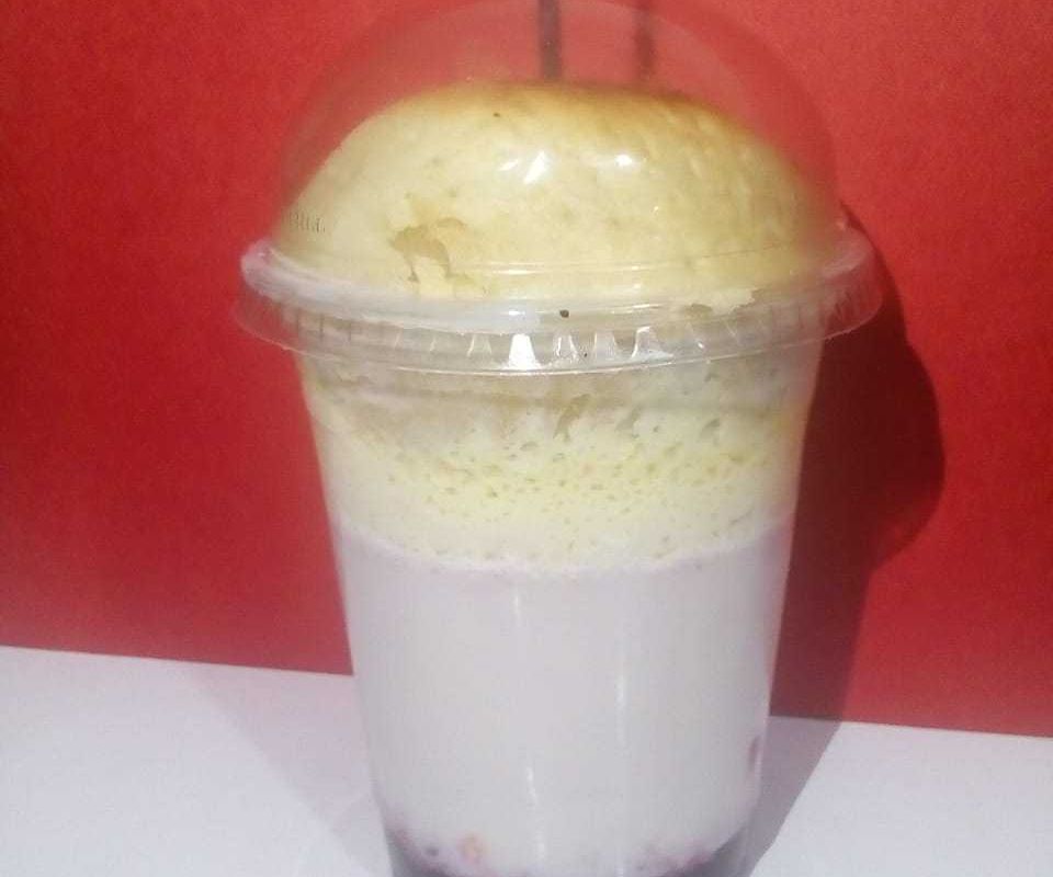 Batido De Vainilla Con Dulce De Mora Y Galleta