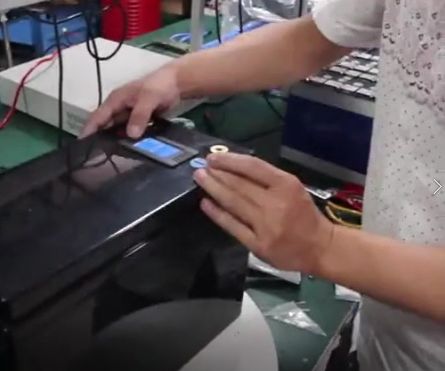 12.8V 200Ah LiFePo4 Battery Assembly for Off-Grid Solar Energy Storage