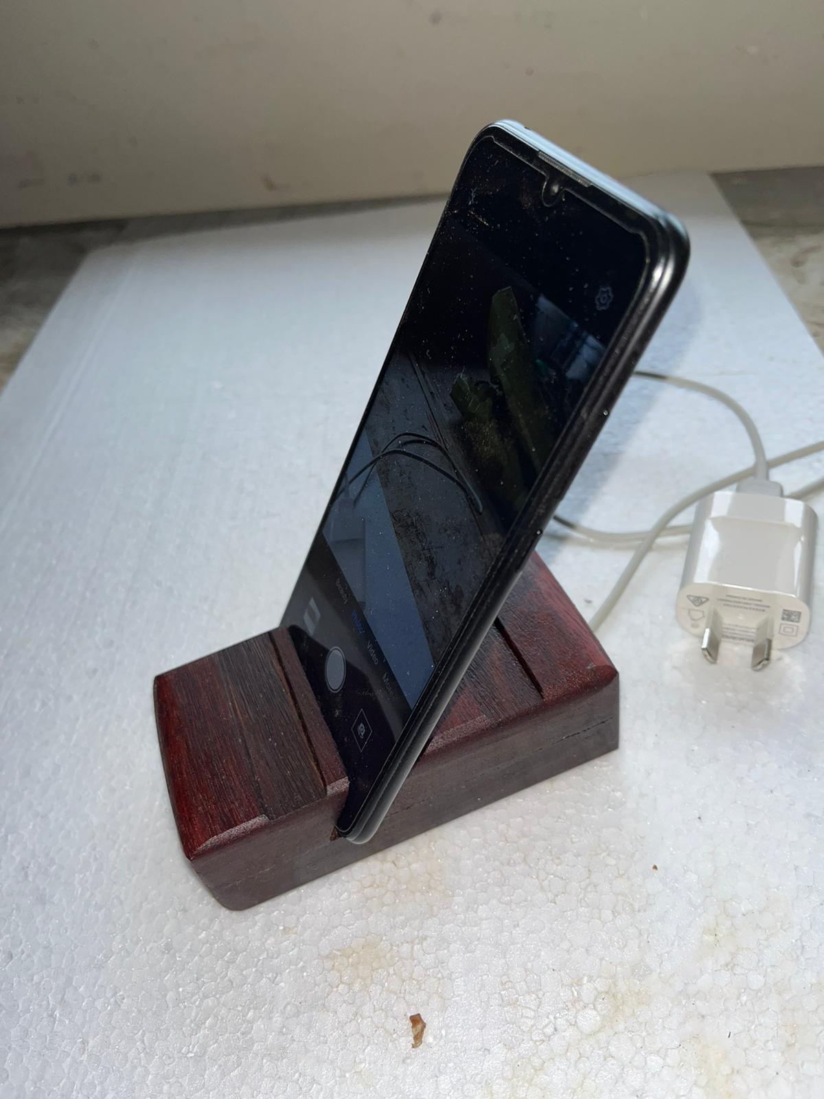 Simple Mobile Phone Stand