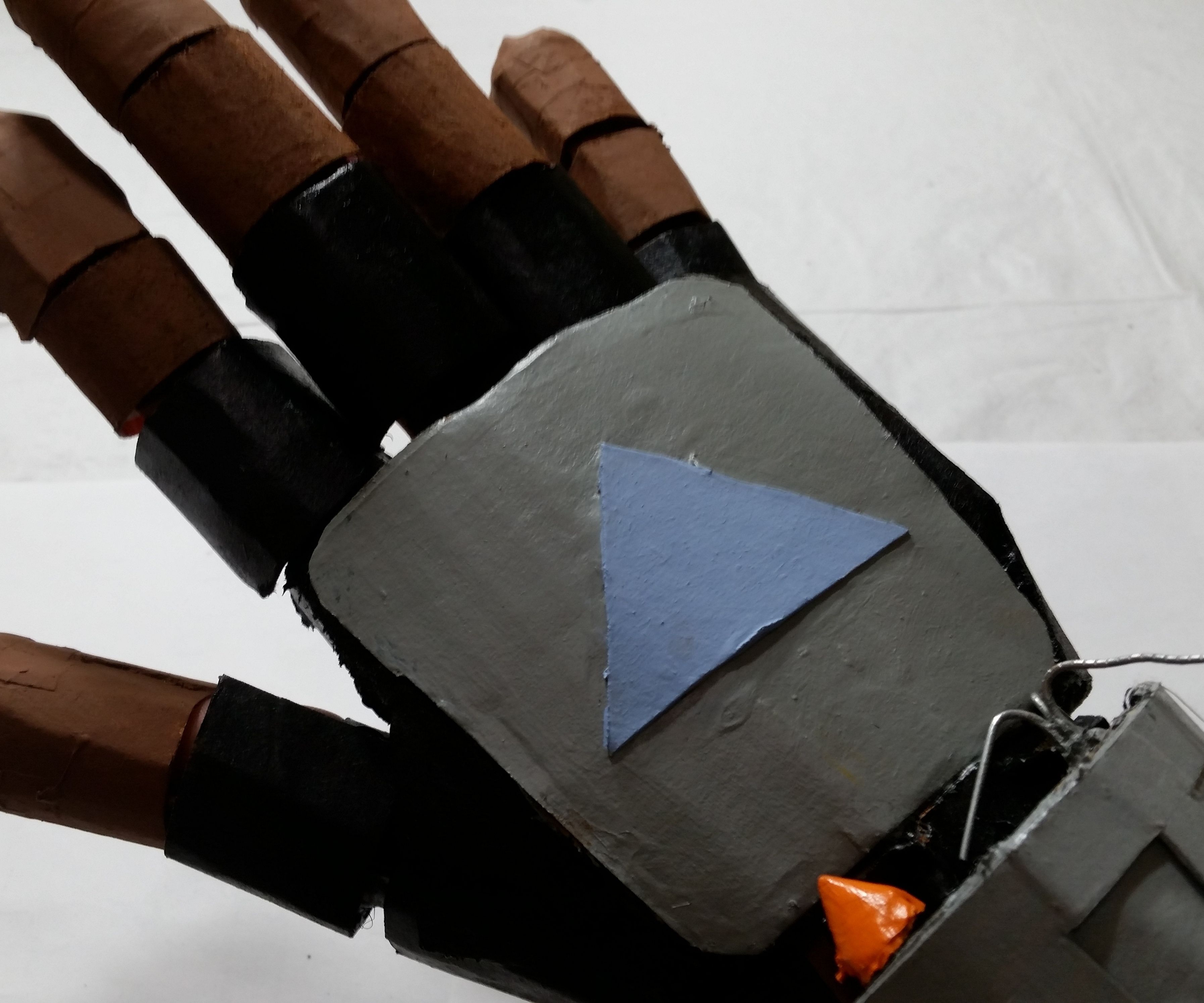 Working Cardboard Mandalorian Gauntlet: How to Make It