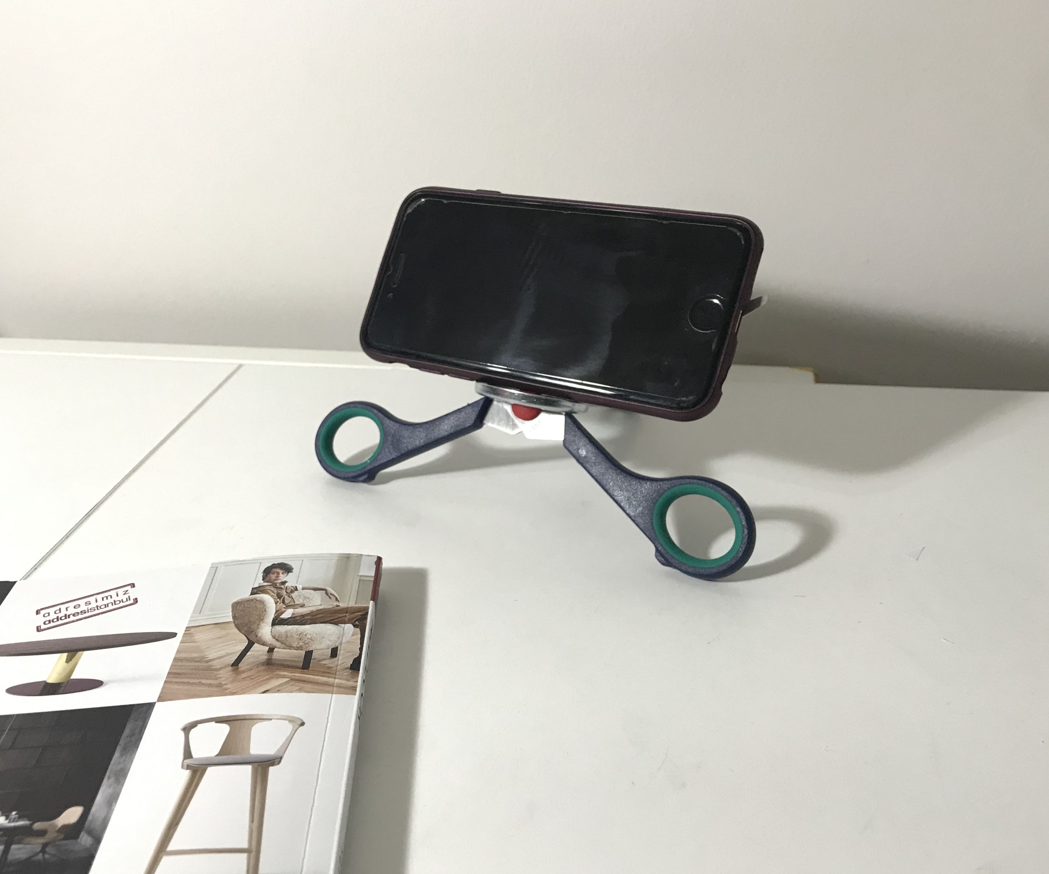 easy way to make phone holder