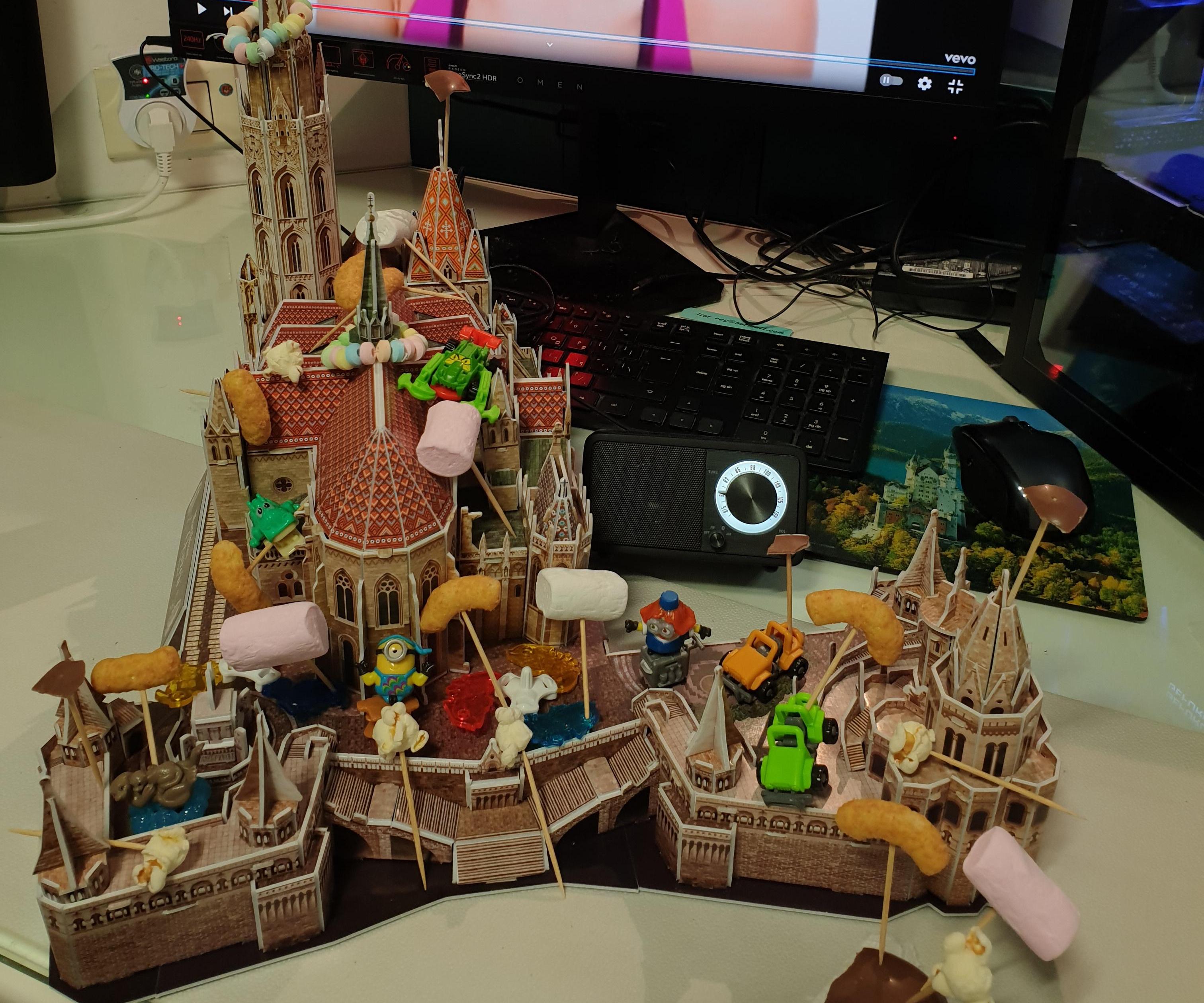 3D-Puzzle-Party-Castle for Kinder Egg Toys!   *Complete Guide*