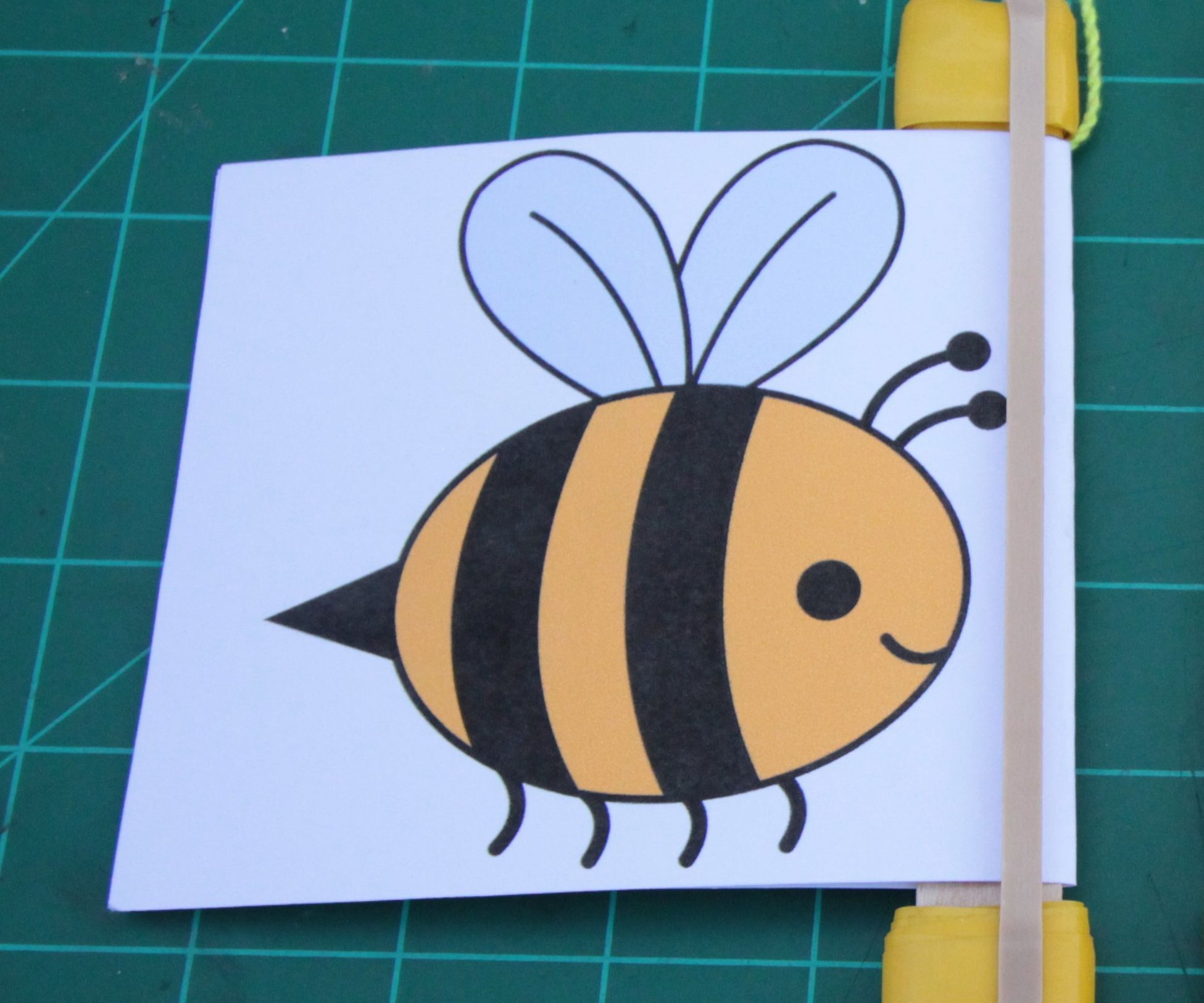 Bee Buzzer - Rubber Band Noise Toy 