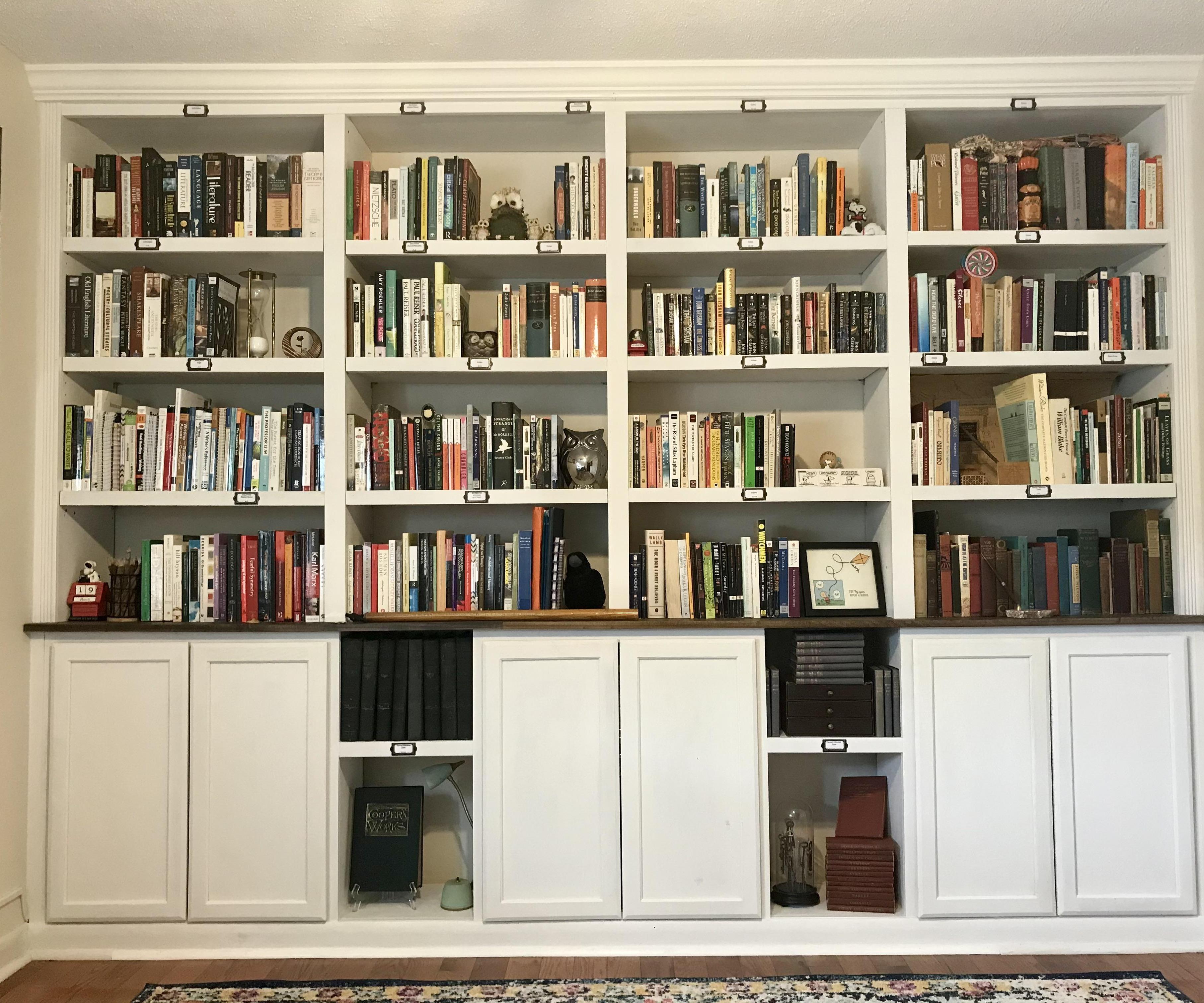 DIY Built-in Bookcase