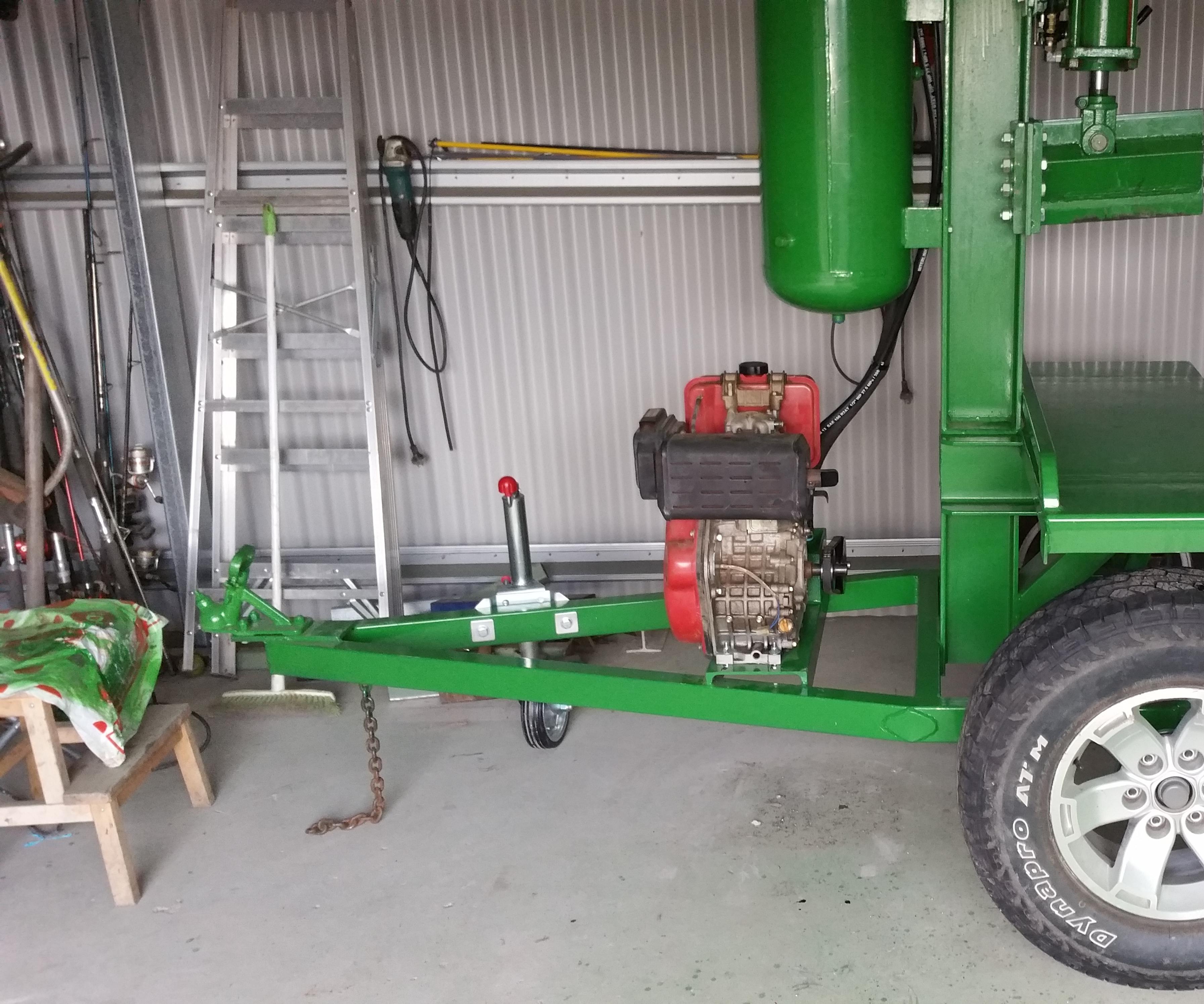 Hydraulic Towable Firewood Splitter - Diesel Engine