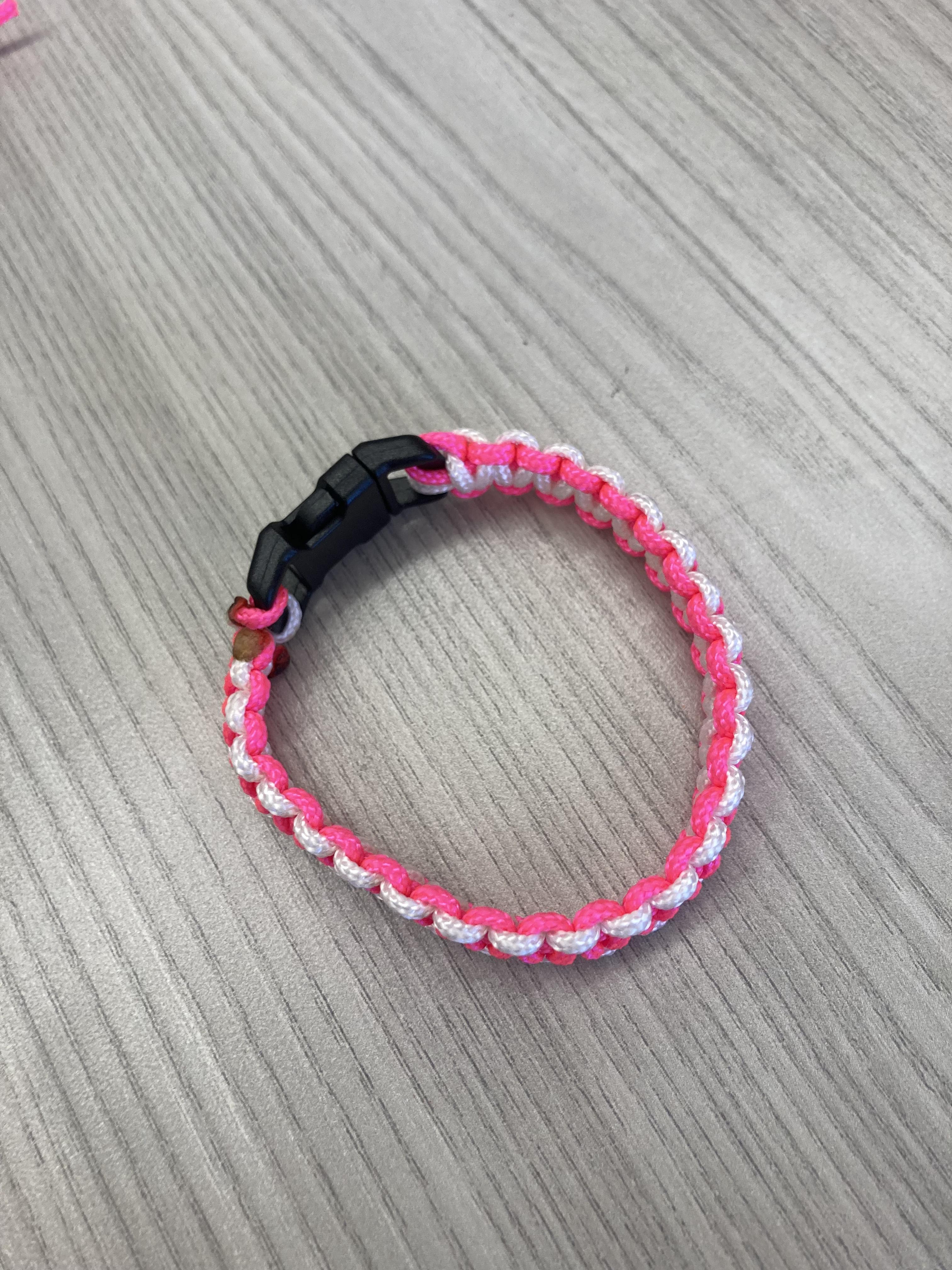 How to Make a Paracord Bracelet 