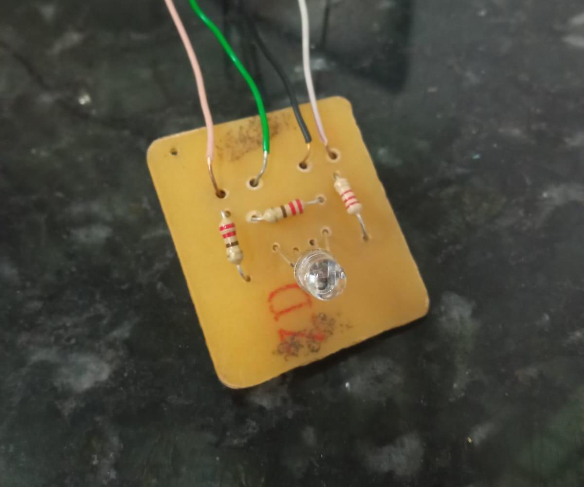 Criando E Testando Uma Placa De Circuito Impresso Para Um LED RGB Usando ESP32