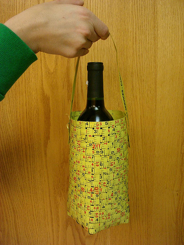 Metal Measuring Tape Wine Tote