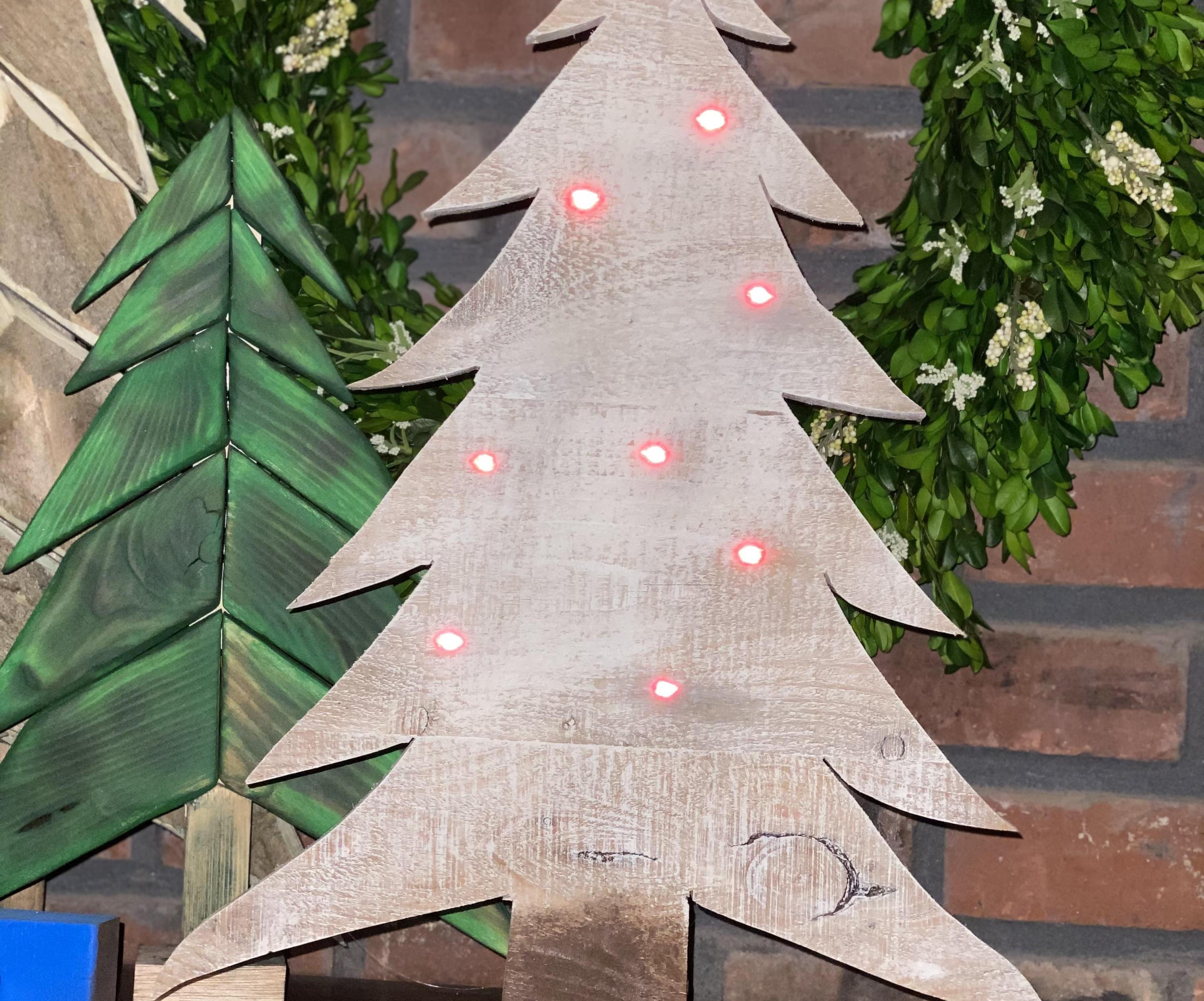 Dollar Store & Pallet Wood Christmas Tree 