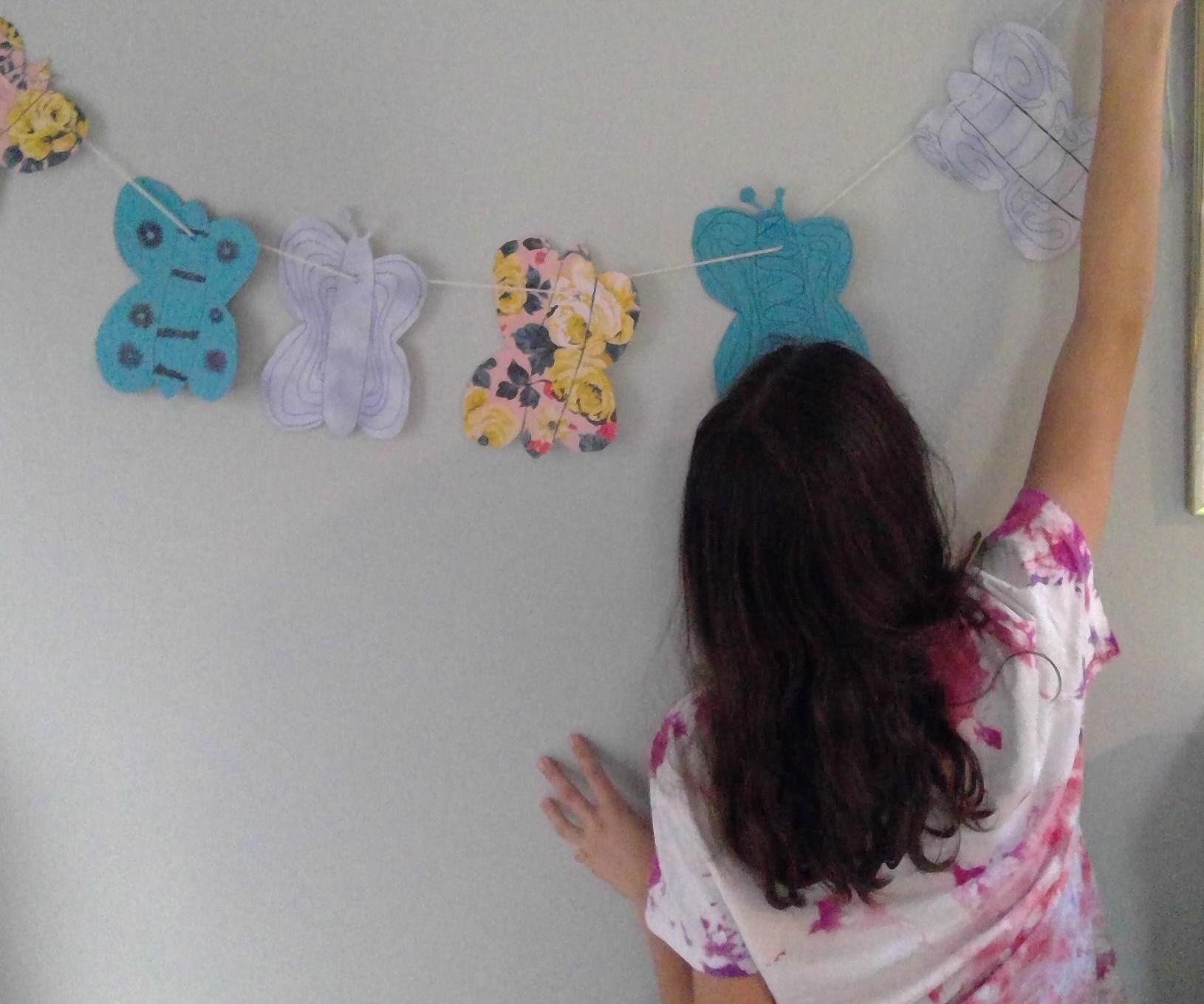 How to Make Paper Decorations for Your Wall