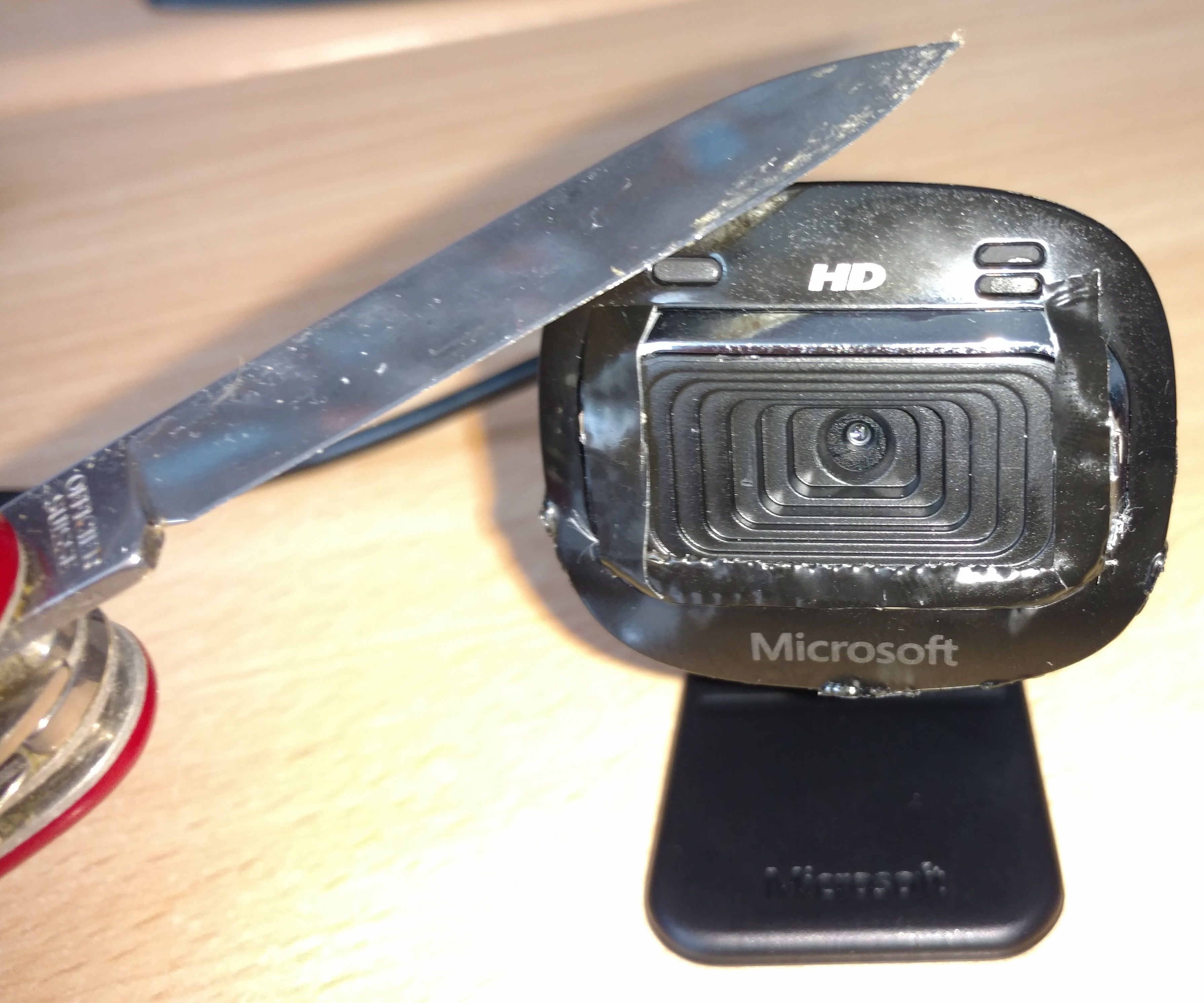 Remove IR-filter from Microsoft's HD 3000 Webcam