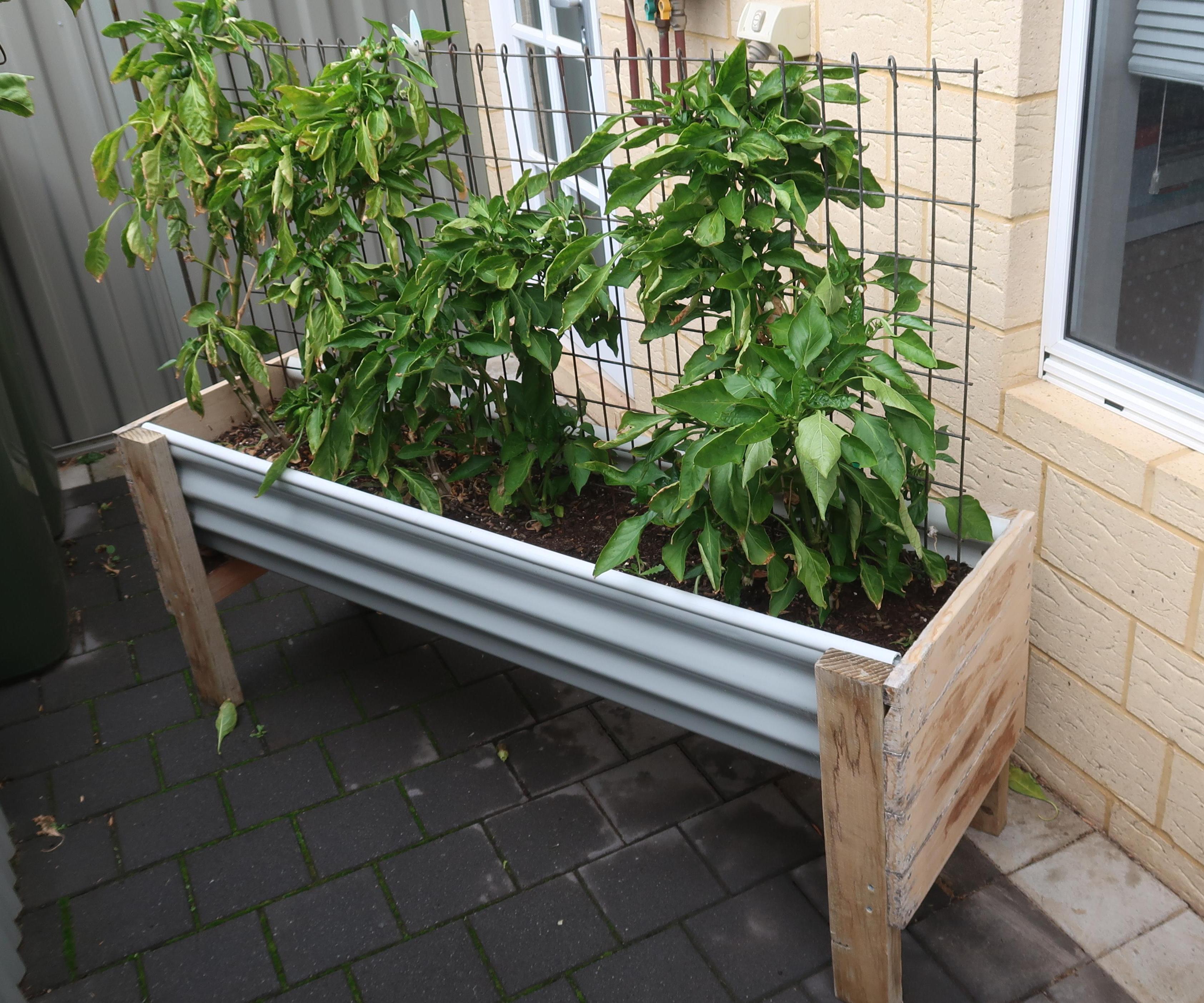 DIY Pallet Planter Boxes 
