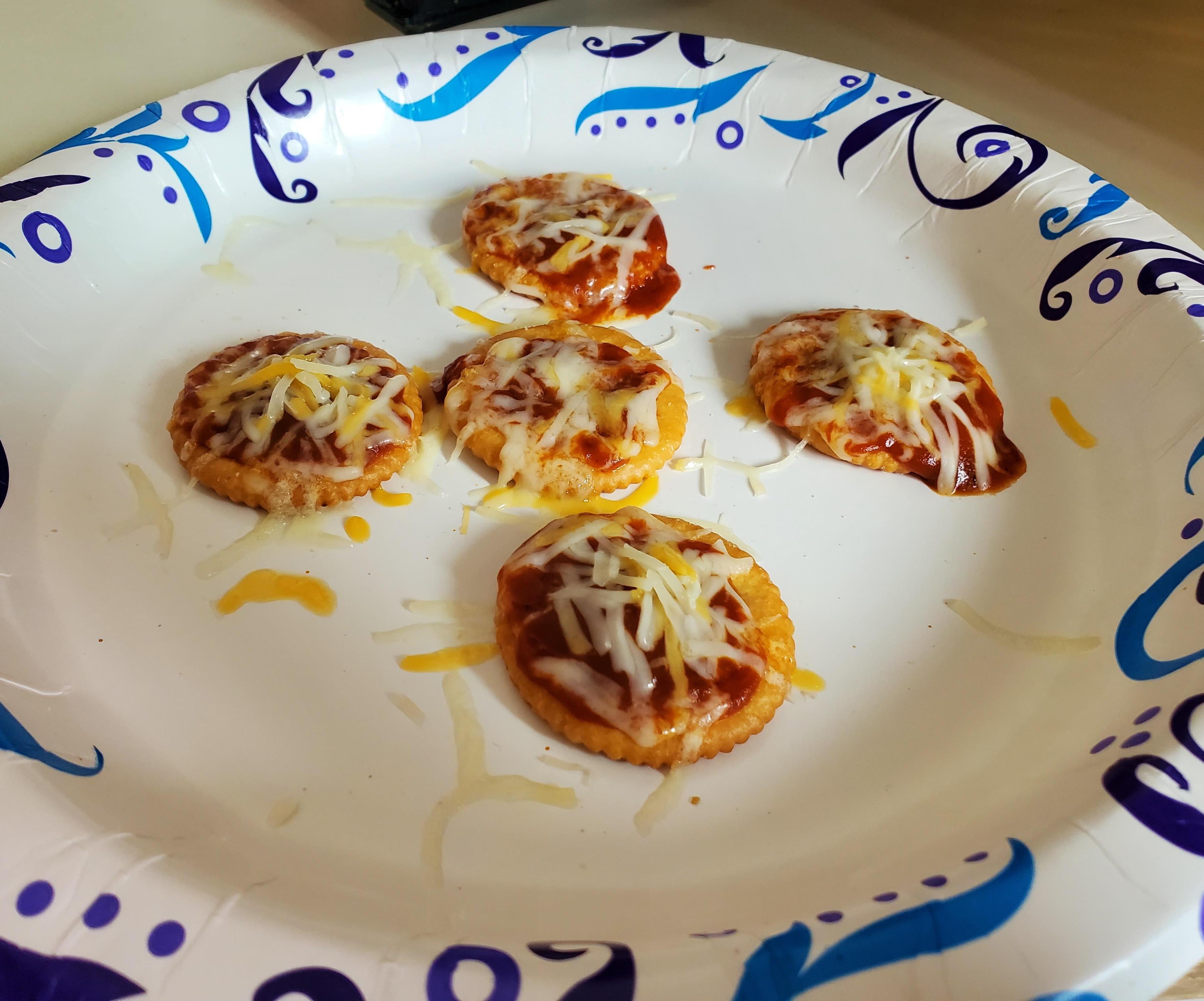 Delicious Pizza Crackers