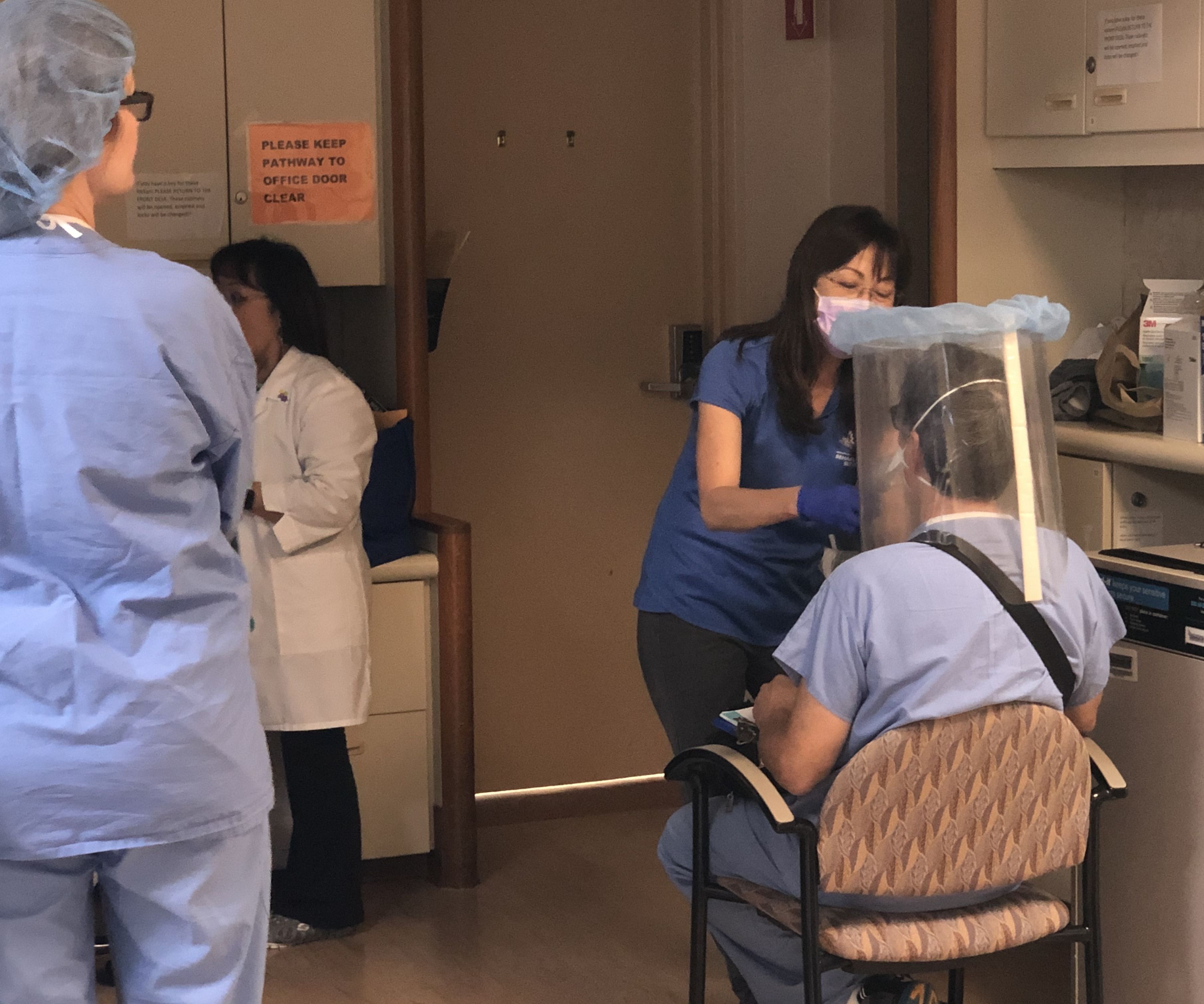 DIY N95 Mask Testing Hood Using Office Supplies